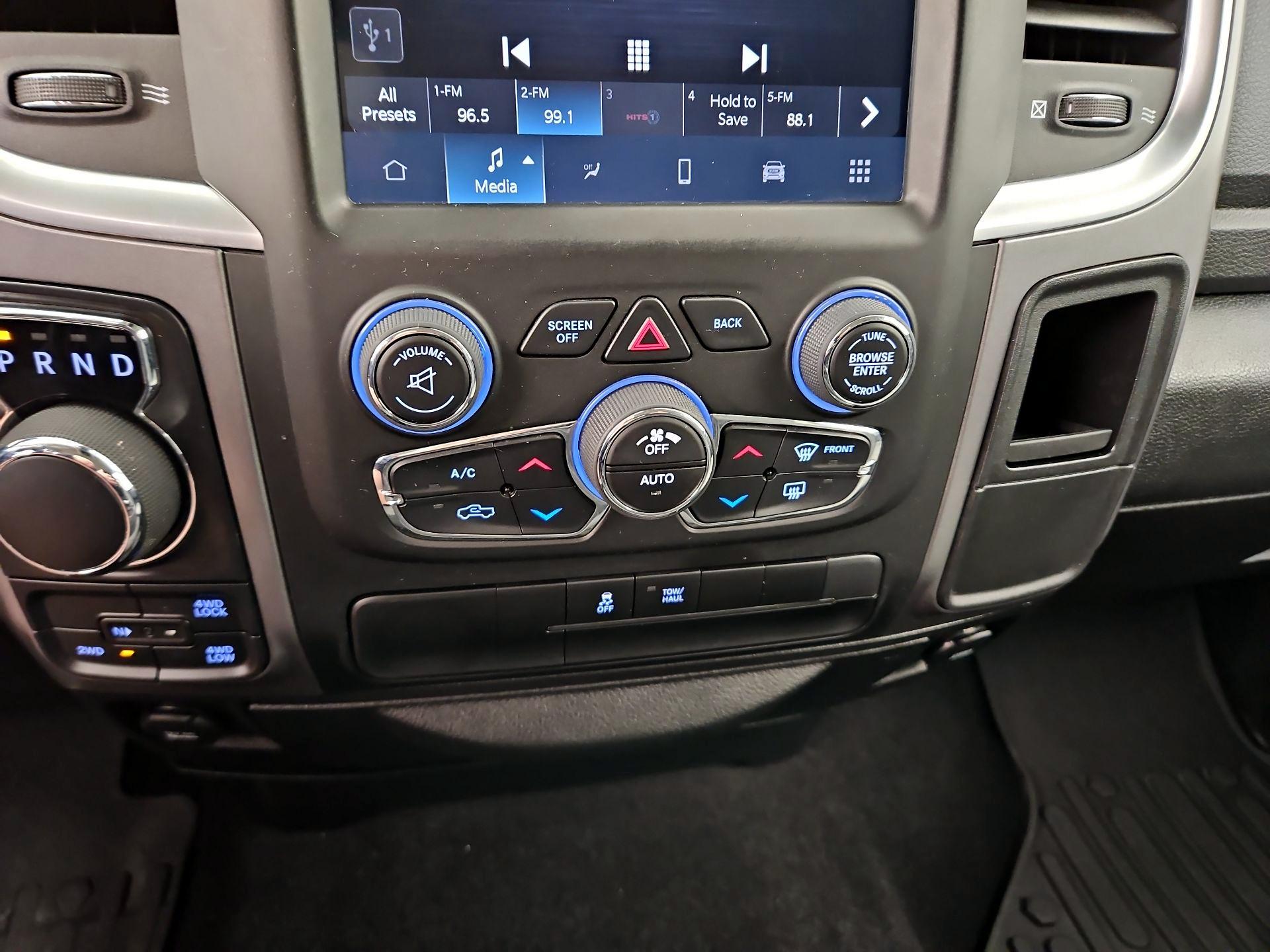 Thumbnail: 2023 RAM 1500 Classic - 16