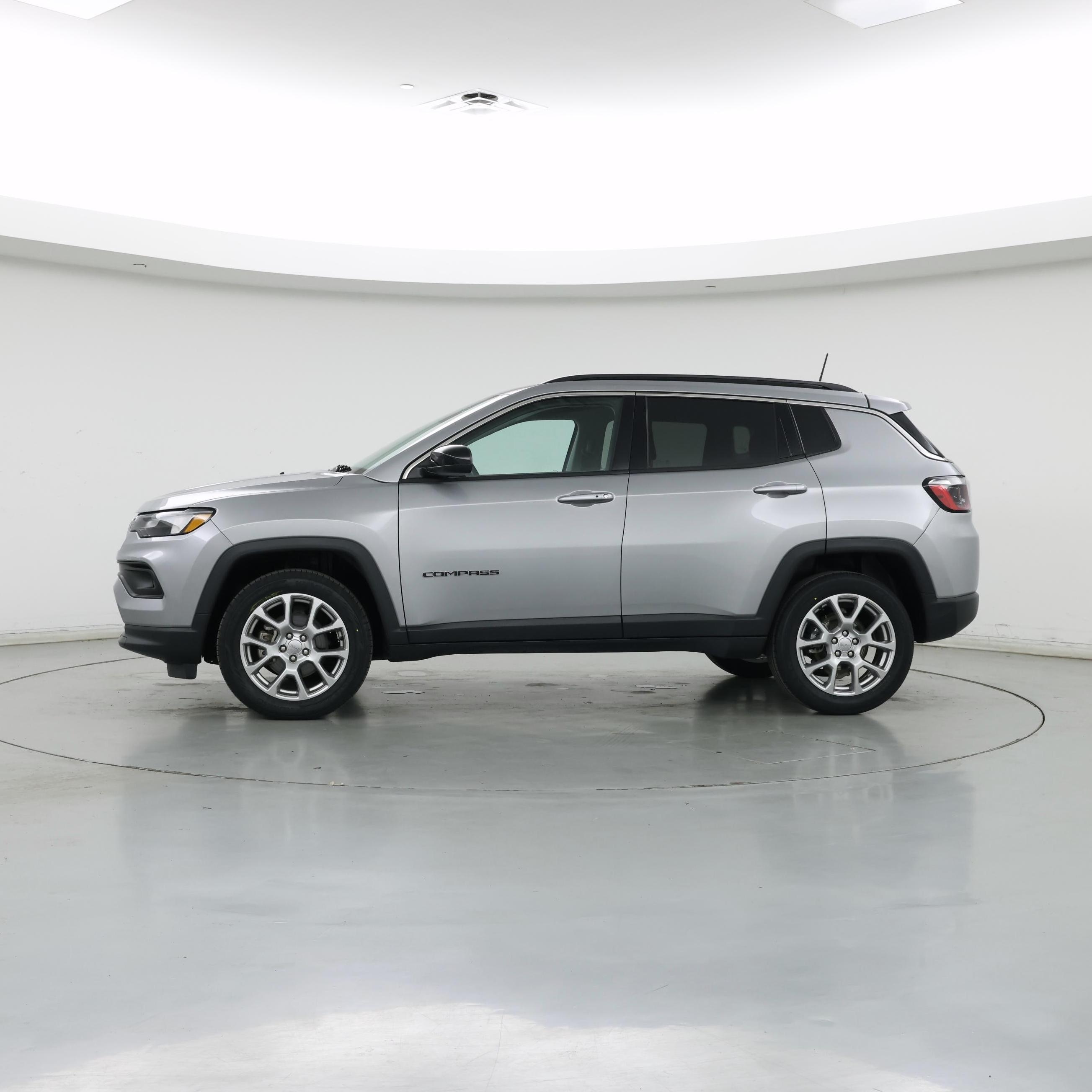 Thumbnail: 2022 Jeep Compass - 3
