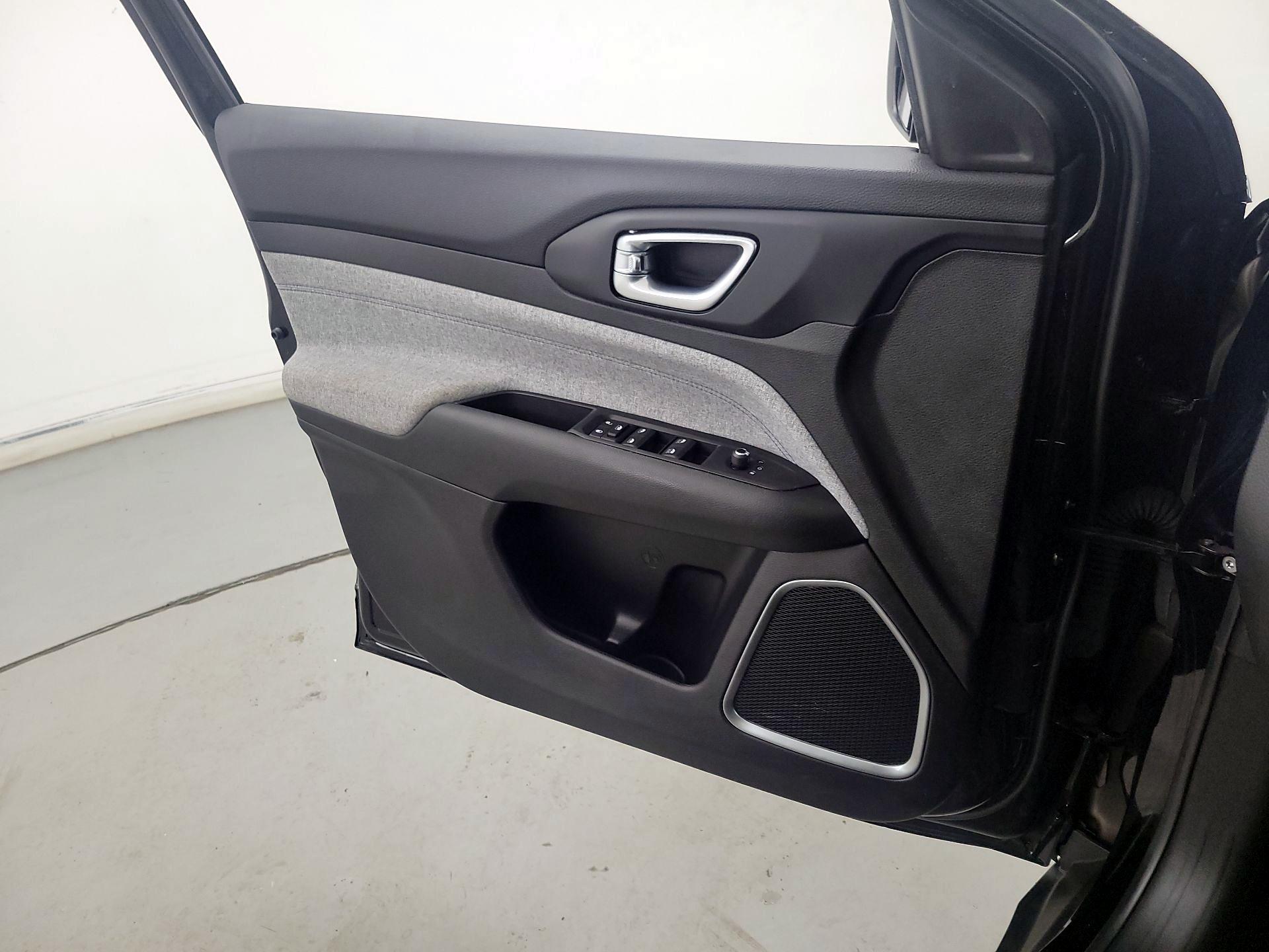 Thumbnail: 2022 Jeep Compass - 12