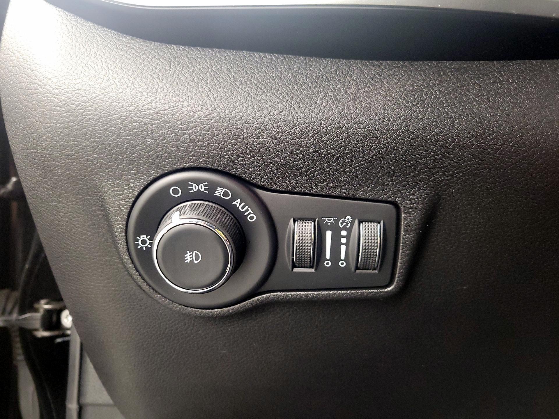 Thumbnail: 2022 Jeep Compass - 13