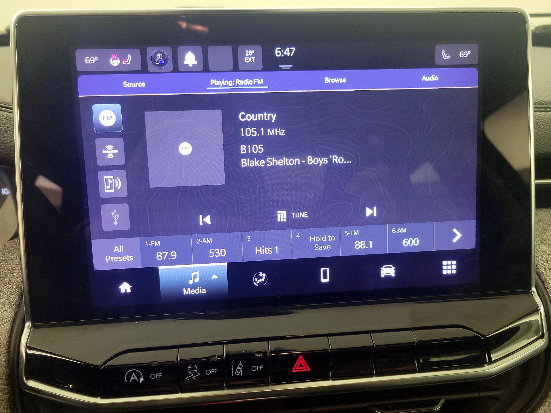 Thumbnail: 2022 Jeep Compass - 15