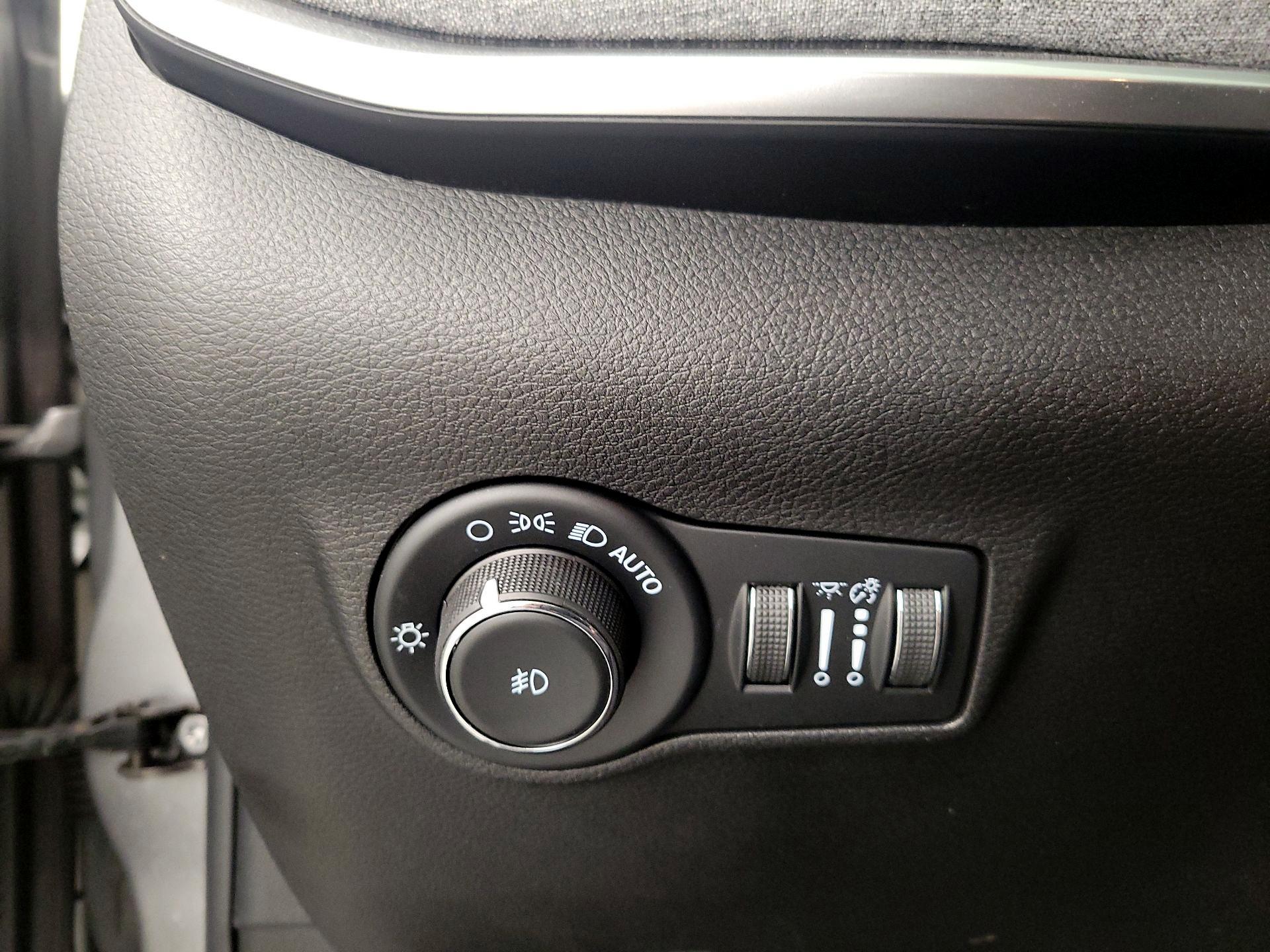 Thumbnail: 2022 Jeep Compass - 13