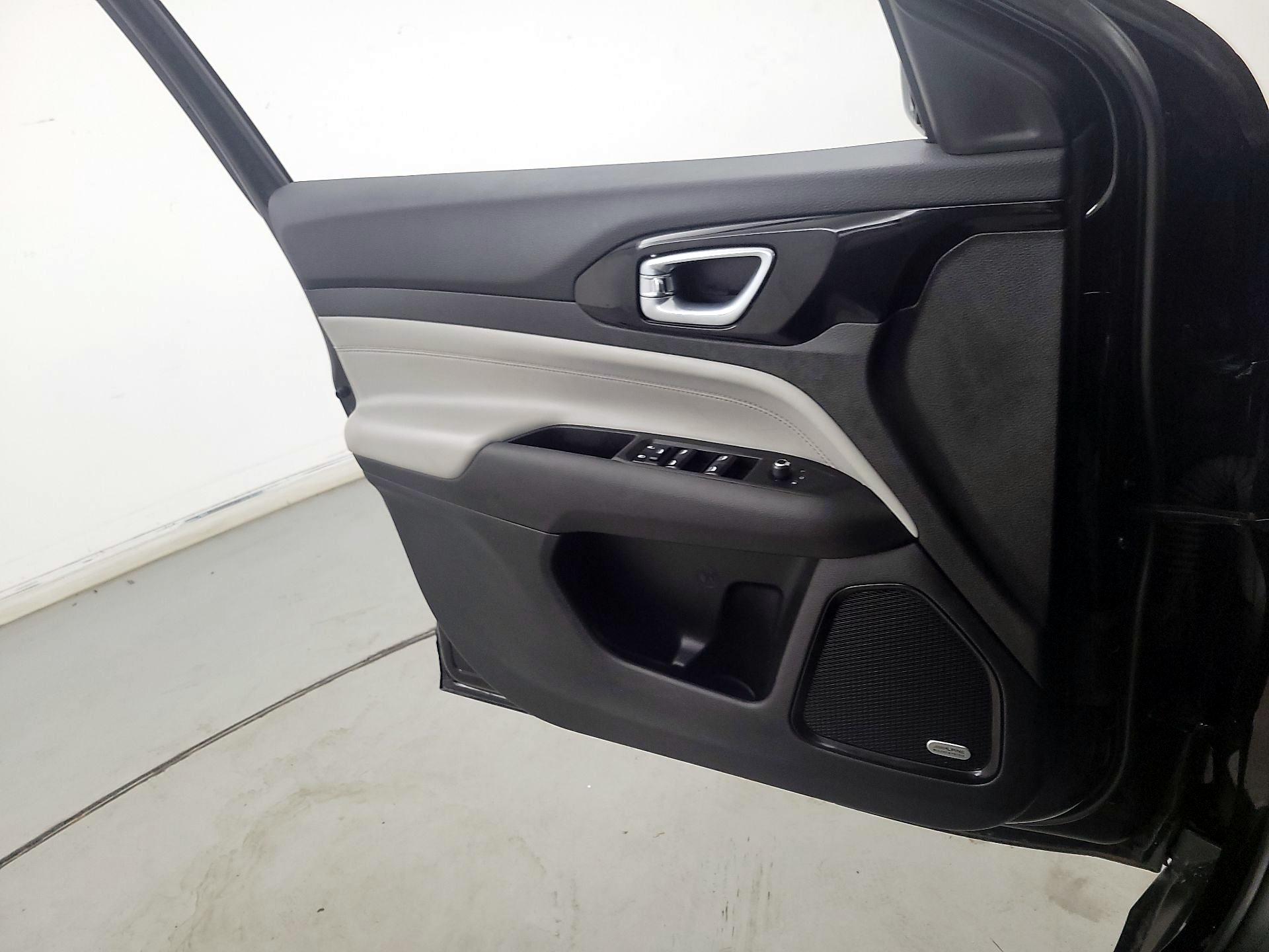 Thumbnail: 2023 Jeep Compass - 12