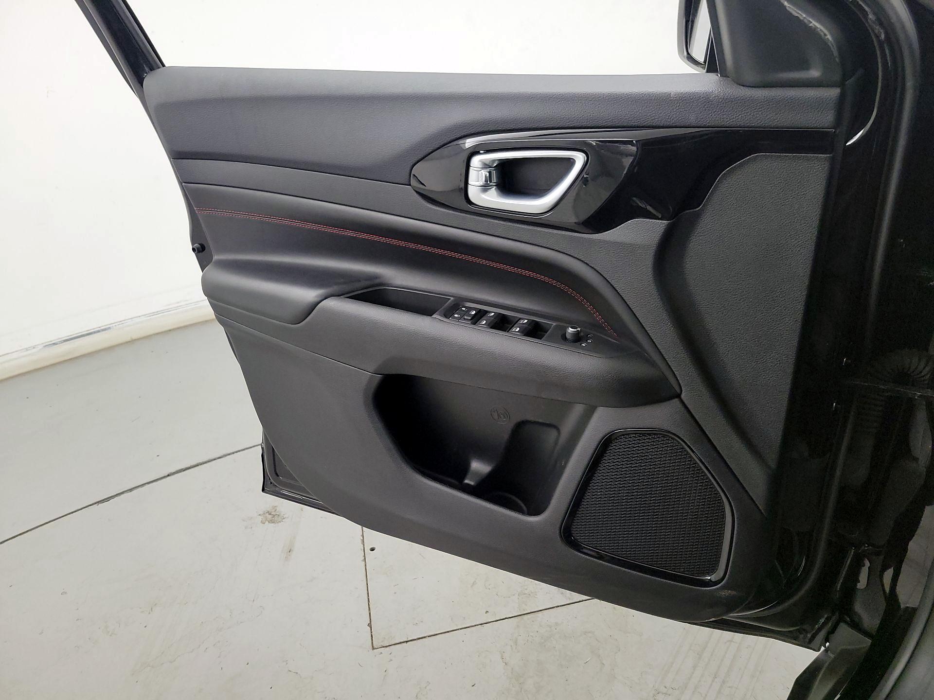 Thumbnail: 2022 Jeep Compass - 12