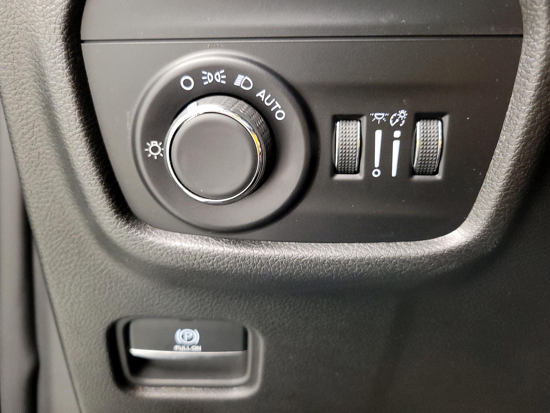 Thumbnail: 2023 Jeep Grand Cherokee - 13