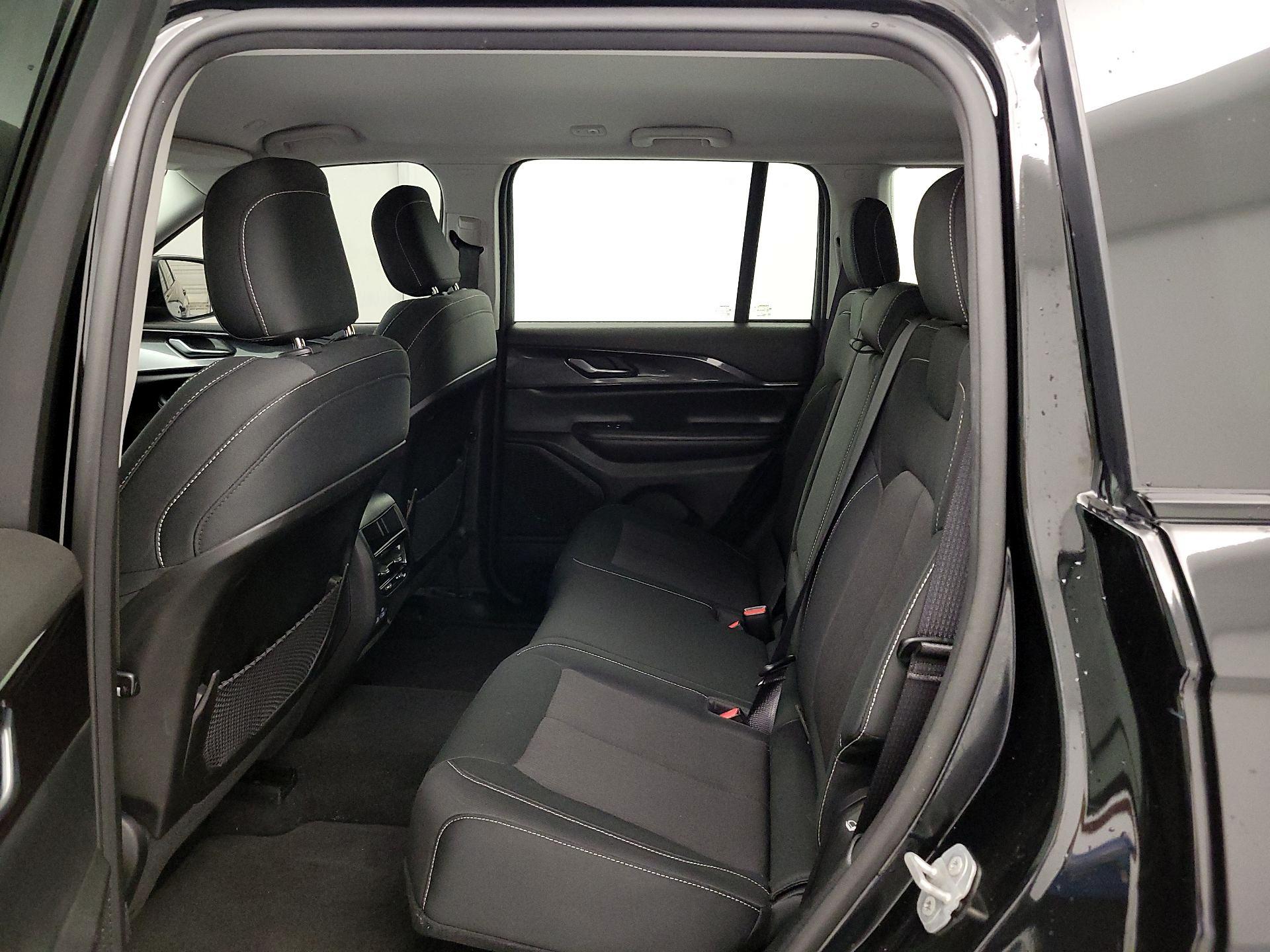 Thumbnail: 2023 Jeep Grand Cherokee - 19