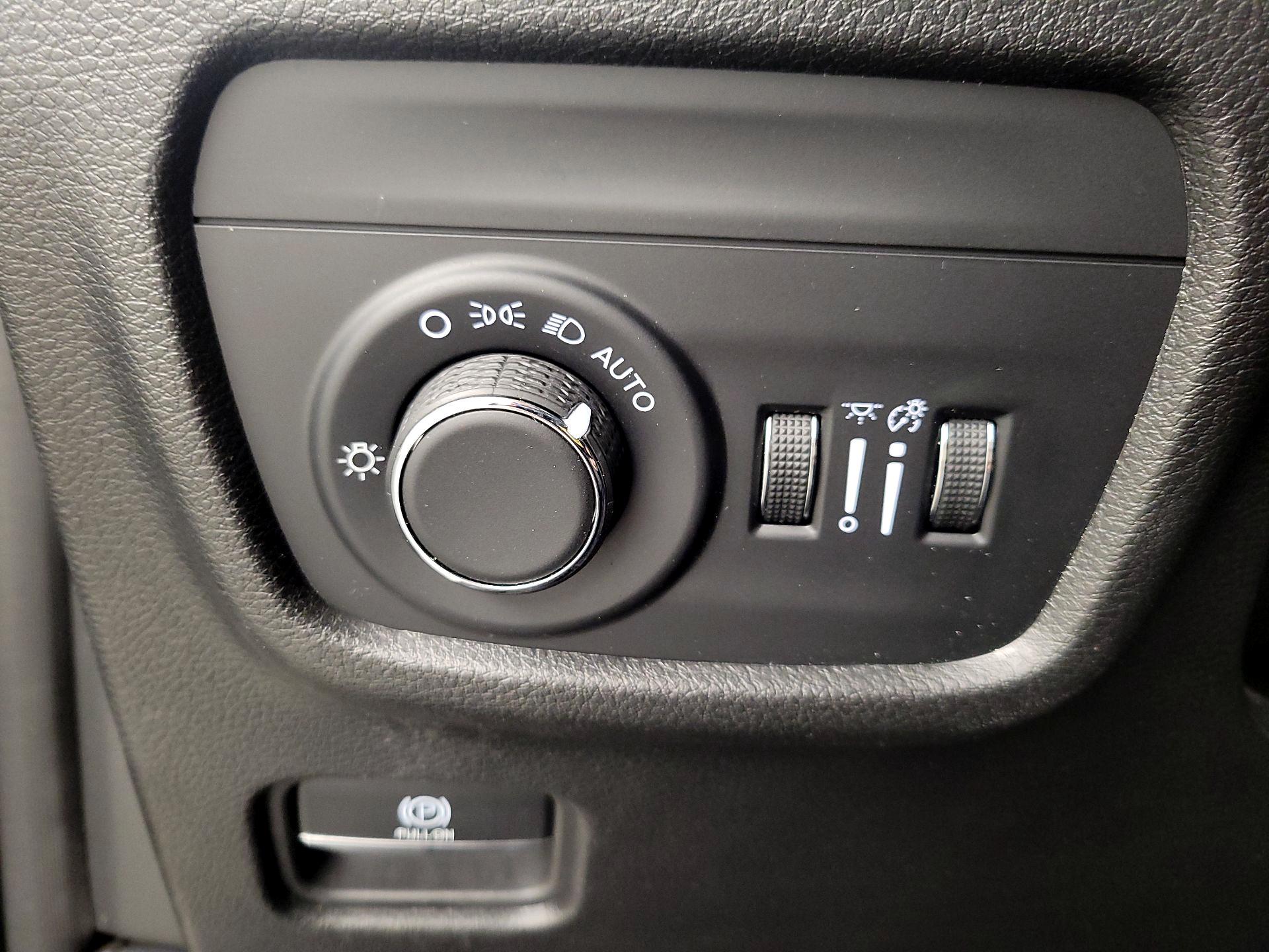 Thumbnail: 2023 Jeep Grand Cherokee - 13