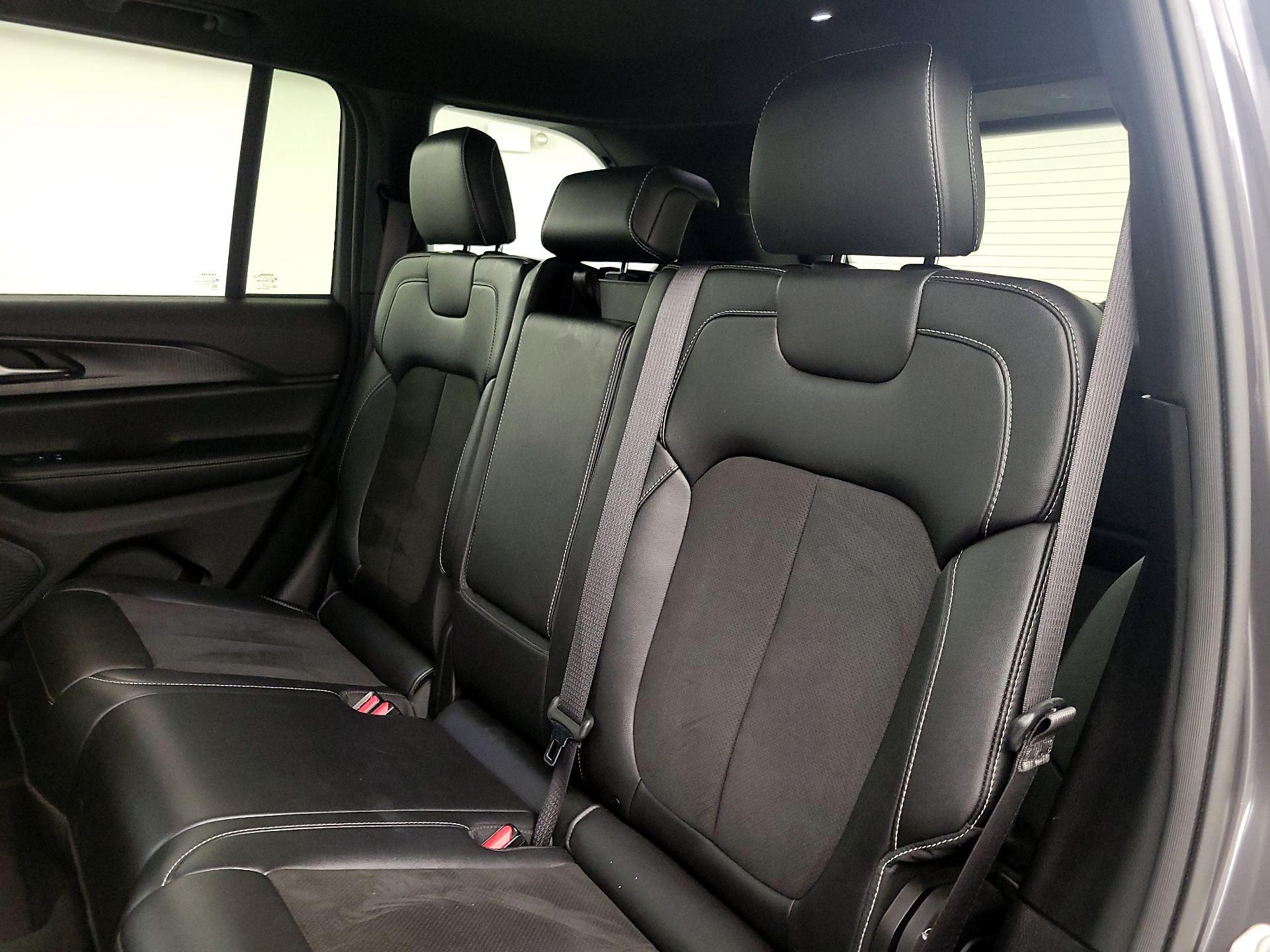 Thumbnail: 2023 Jeep Grand Cherokee - 20