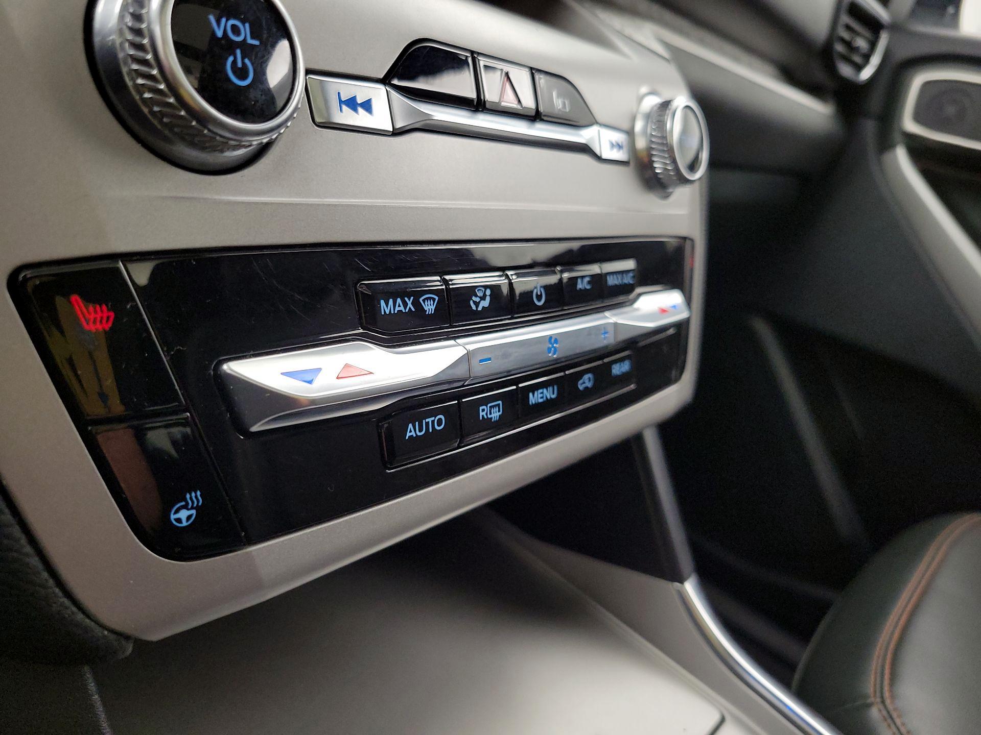 Thumbnail: 2023 Ford Explorer - 17