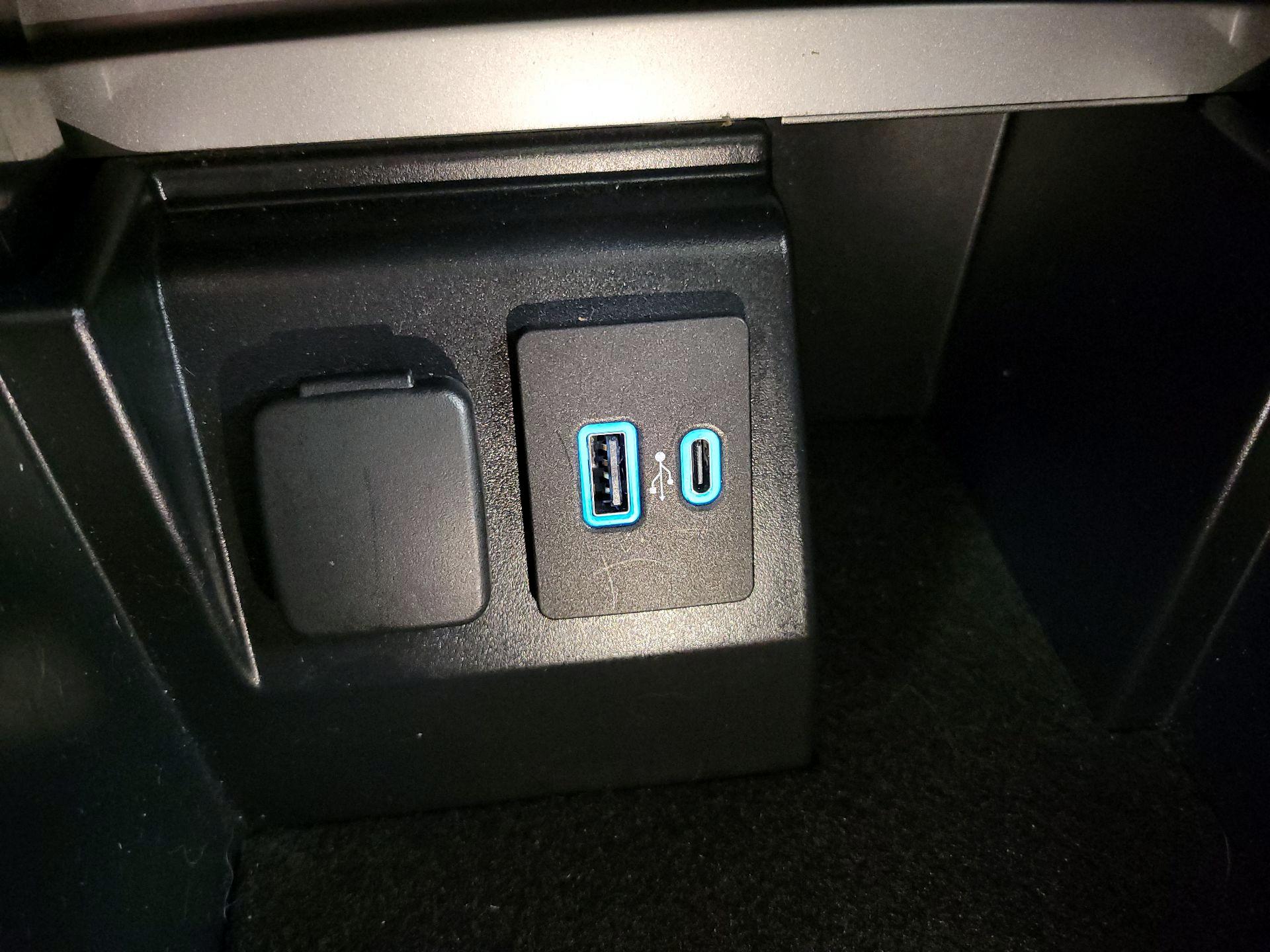 Thumbnail: 2023 Ford Explorer - 19