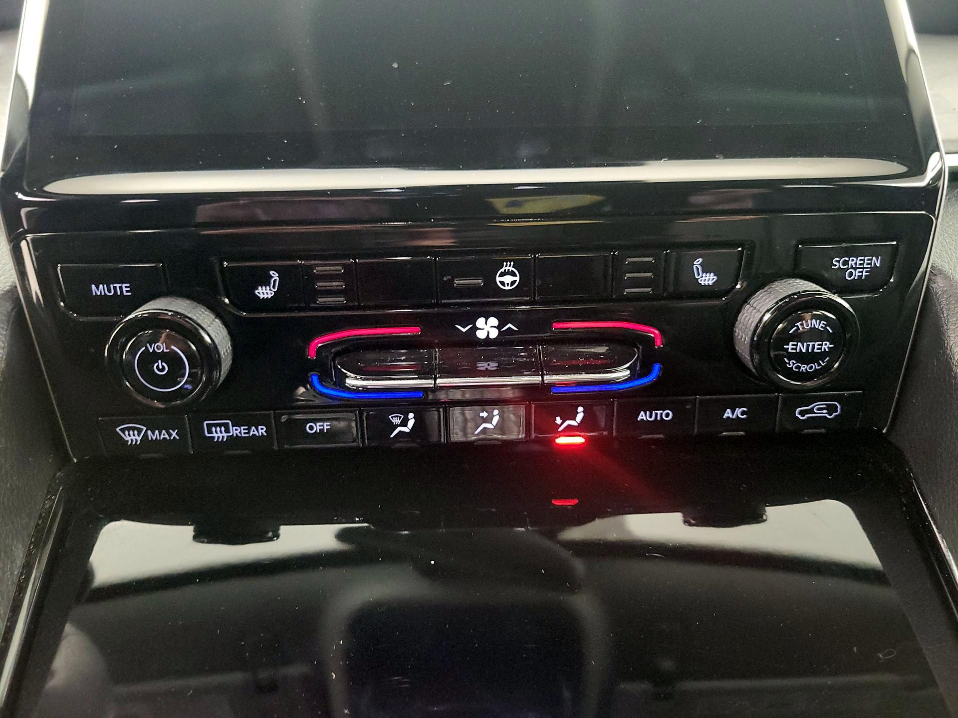 Thumbnail: 2023 Jeep Grand Cherokee - 17