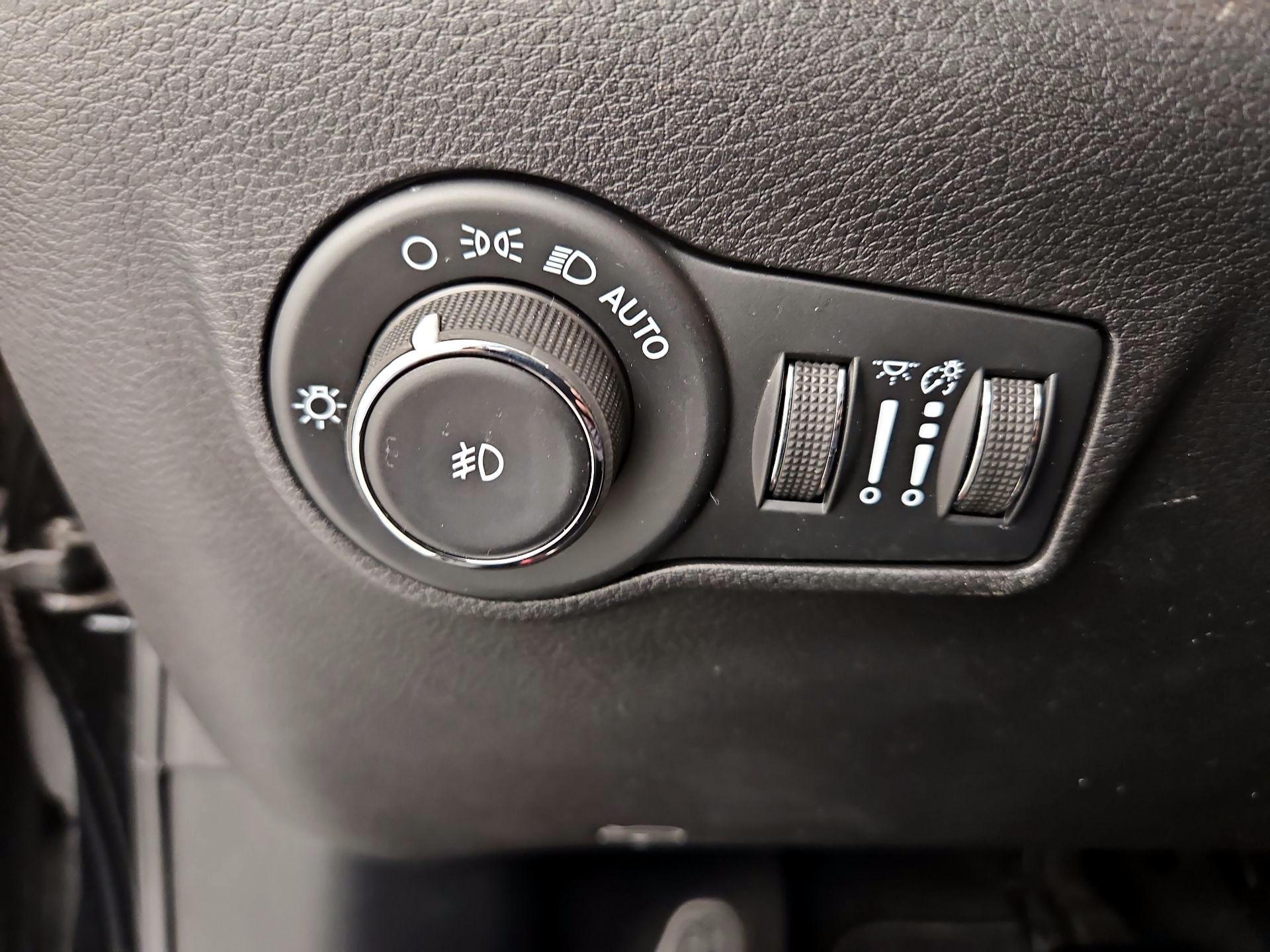 Thumbnail: 2022 Jeep Compass - 13