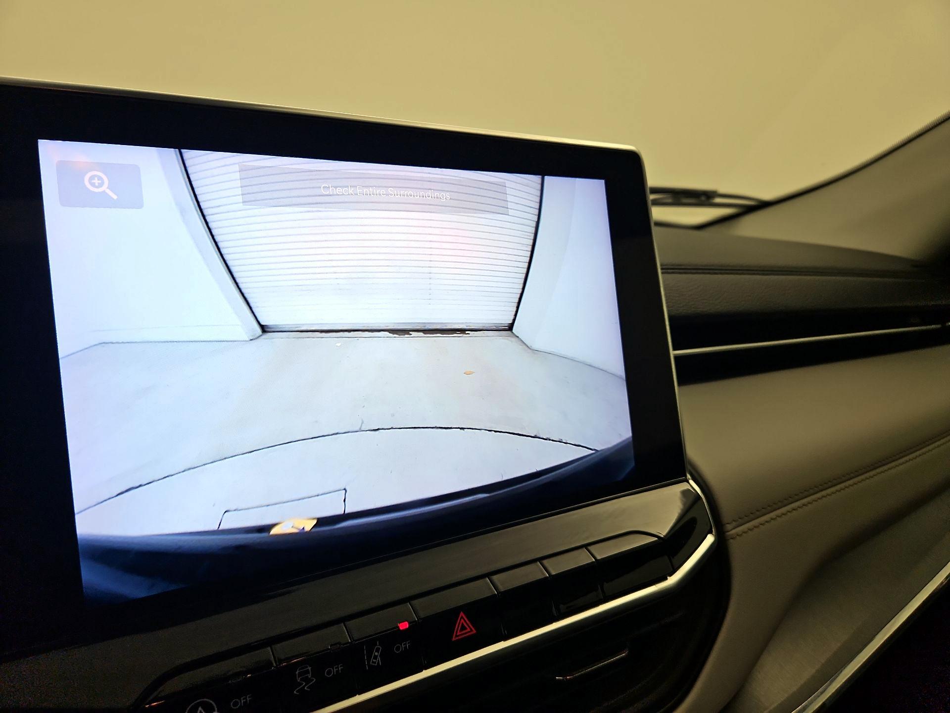 Thumbnail: 2022 Jeep Compass - 14