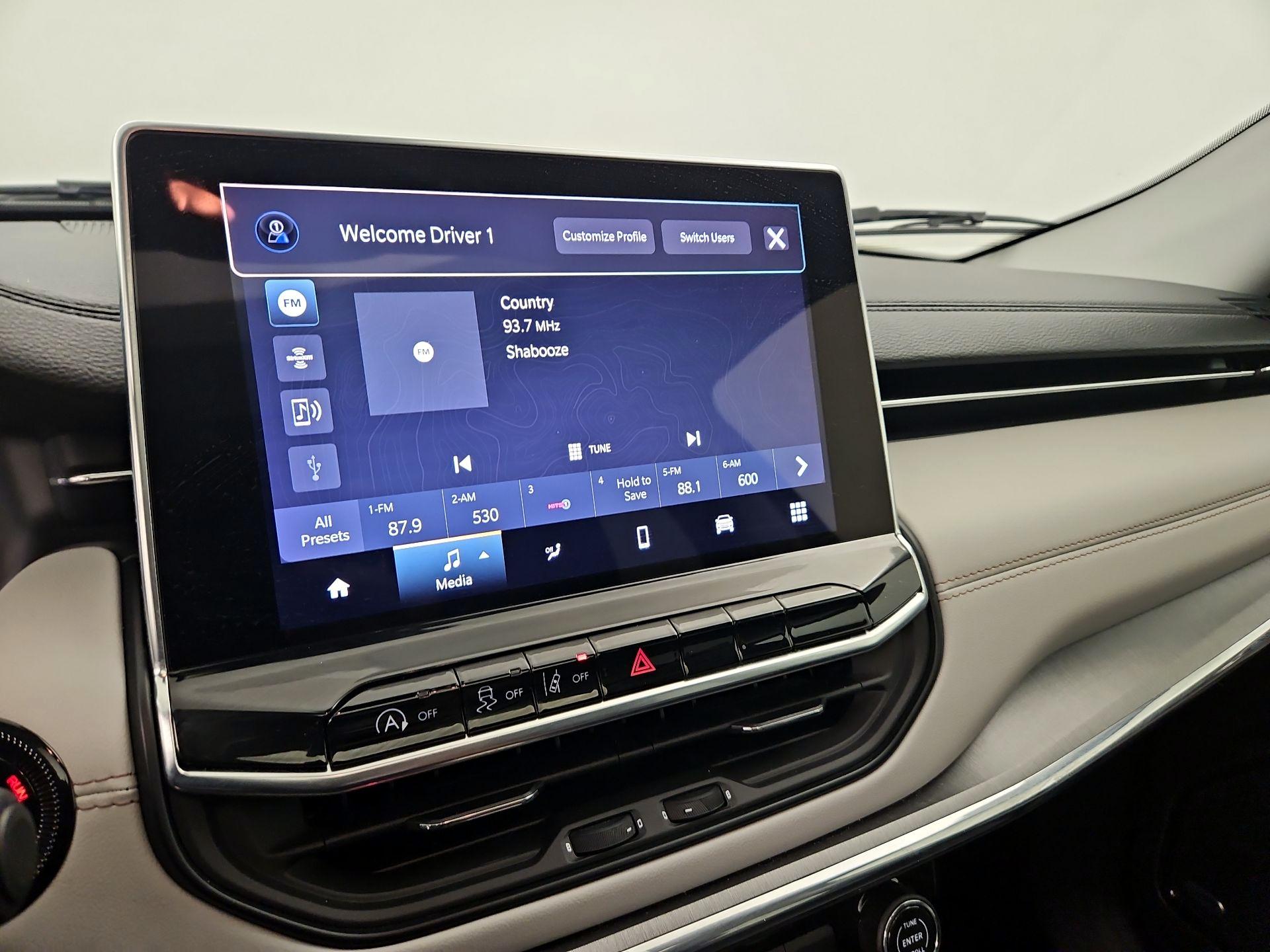 Thumbnail: 2022 Jeep Compass - 15