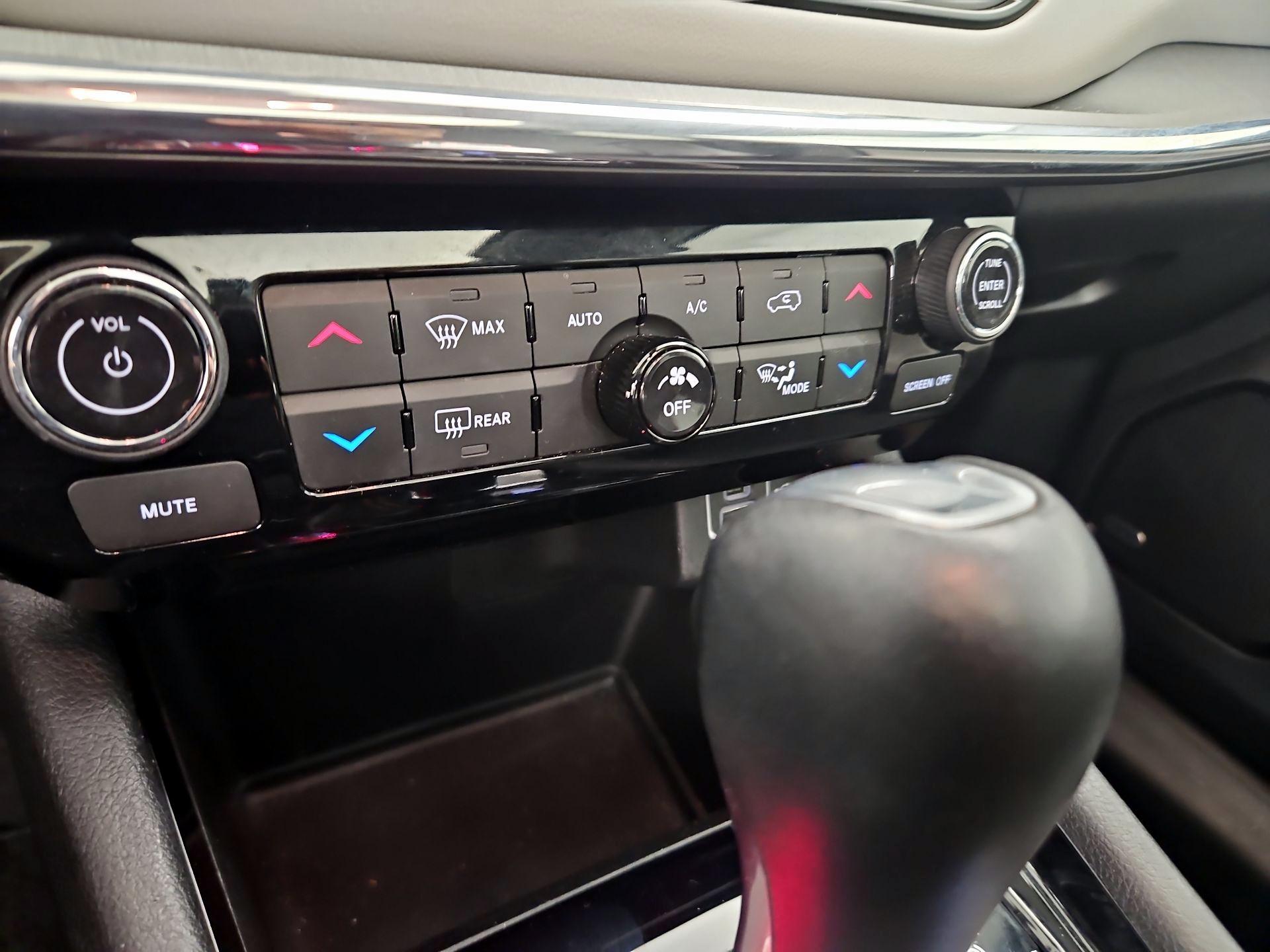 Thumbnail: 2022 Jeep Compass - 16