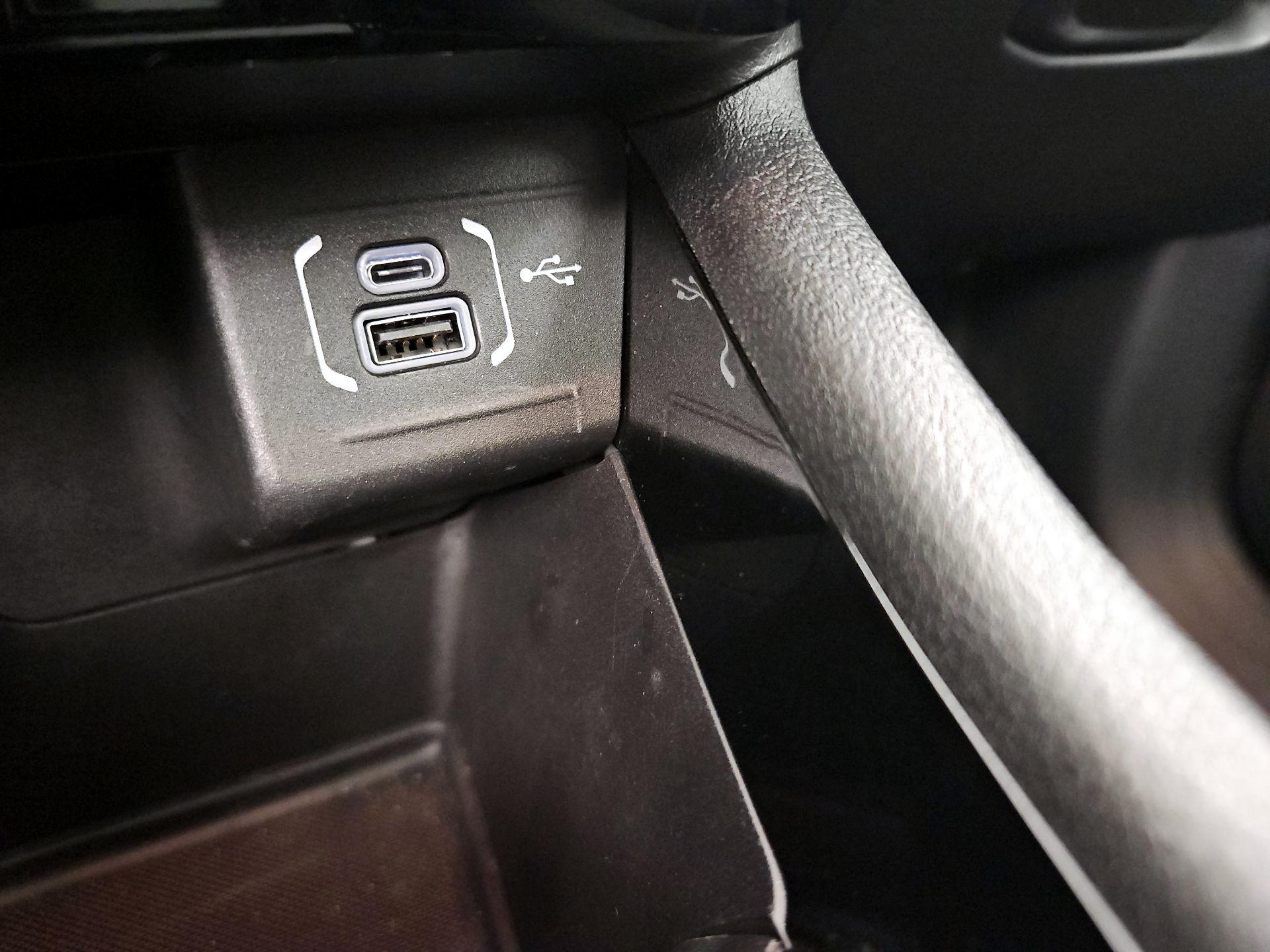 Thumbnail: 2022 Jeep Compass - 18