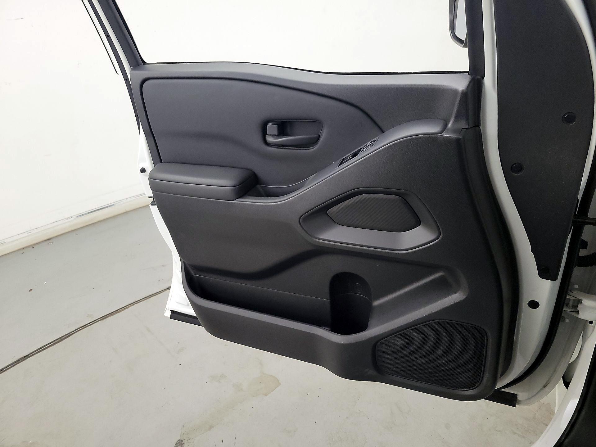 Thumbnail: 2022 Nissan Frontier - 12