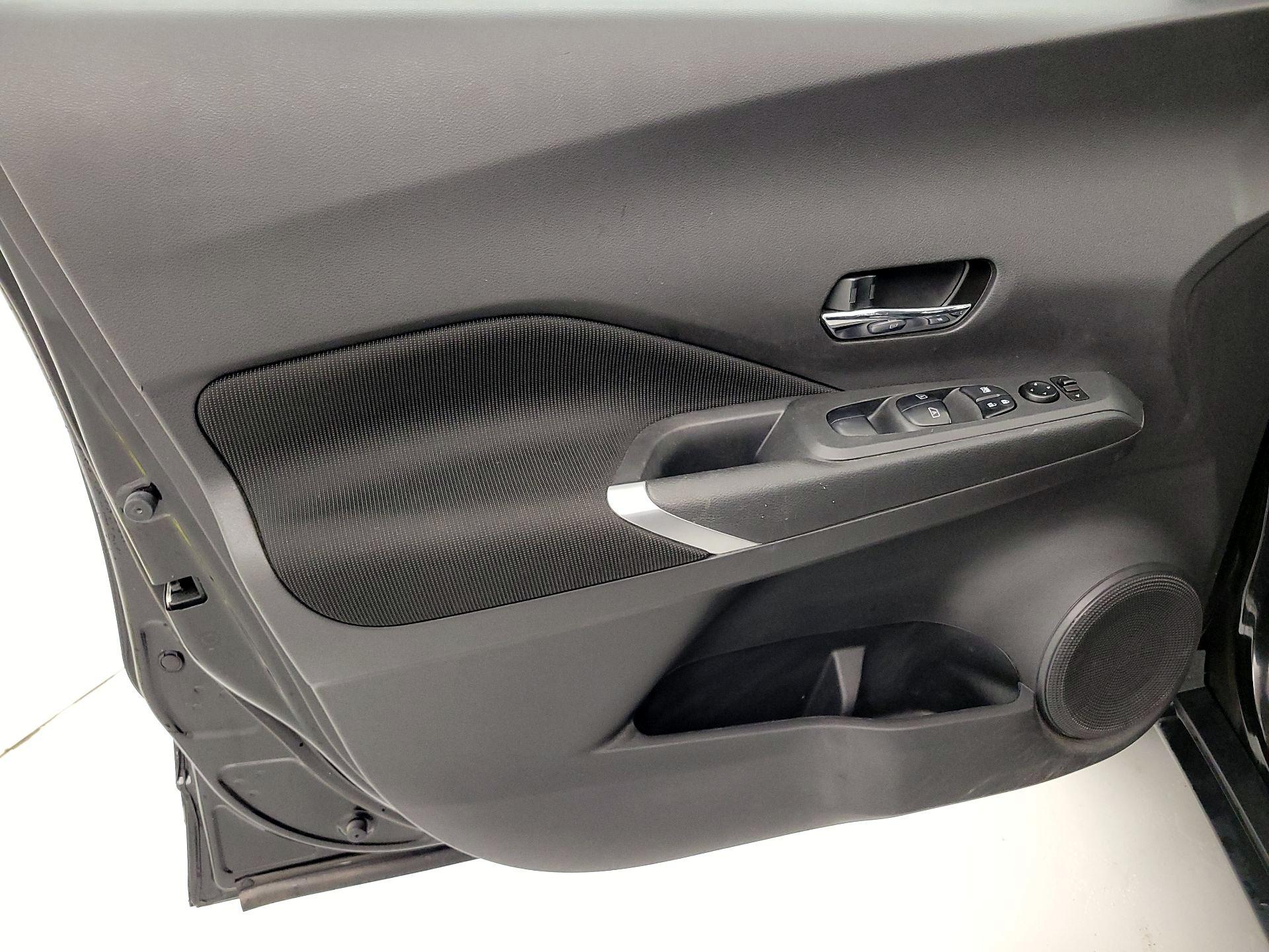 Thumbnail: 2021 Nissan Kicks - 12