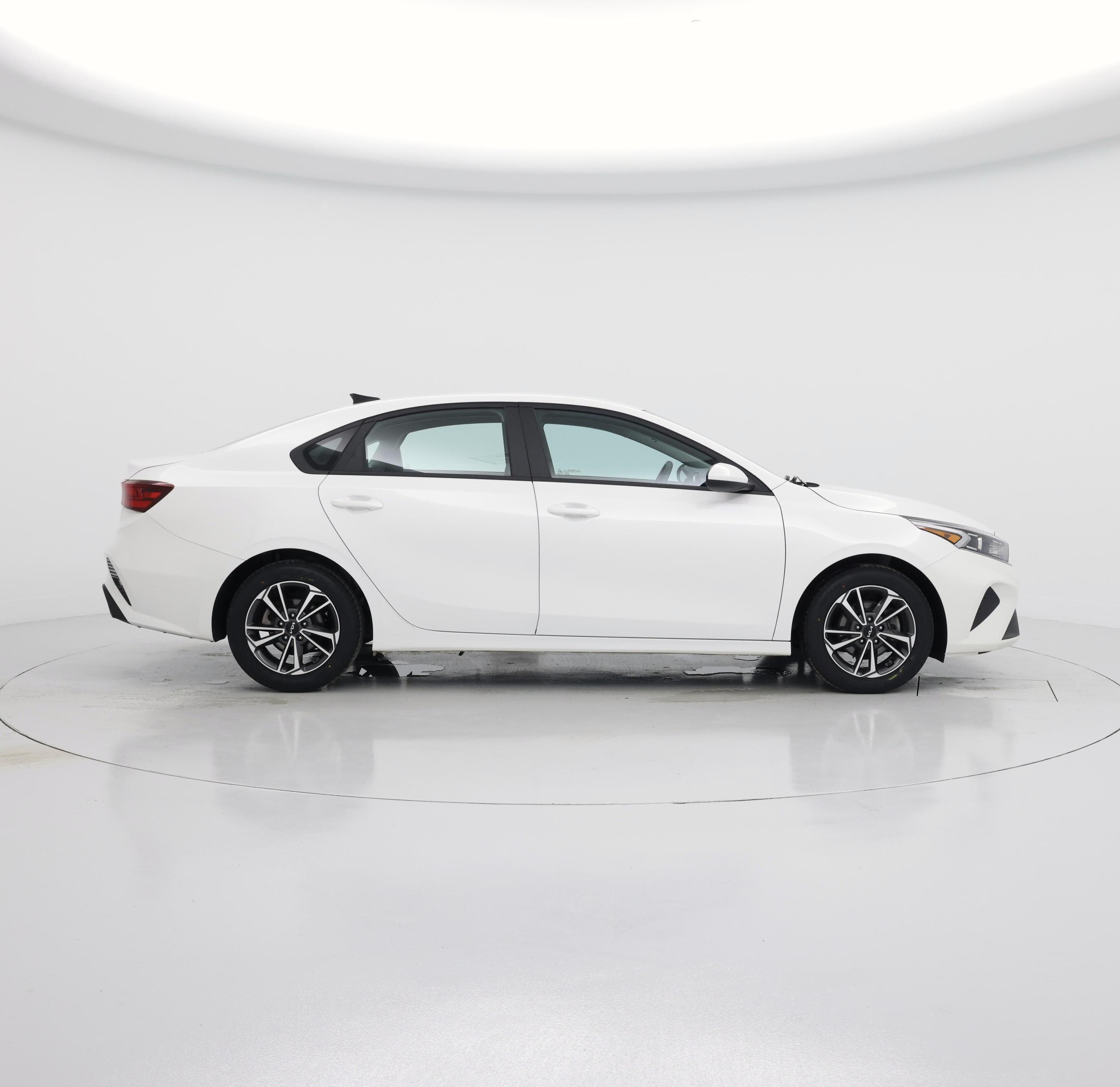 Thumbnail: 2023 Kia Forte - 7