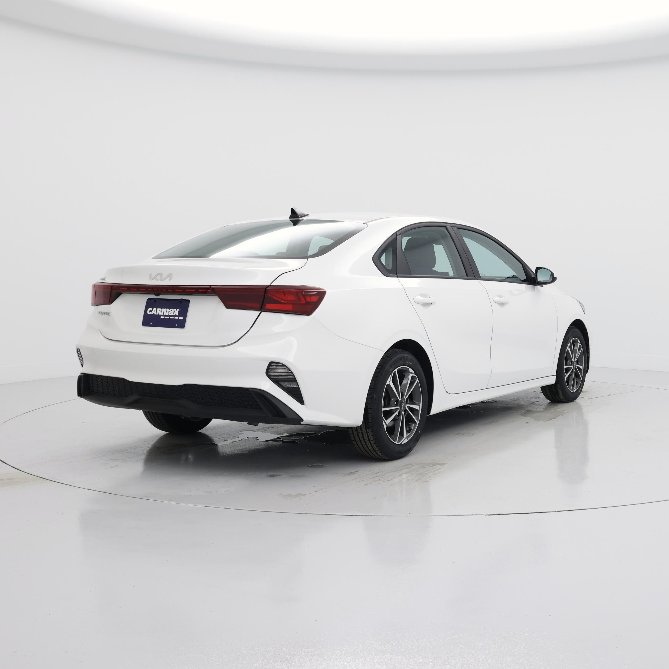 Thumbnail: 2023 Kia Forte - 8