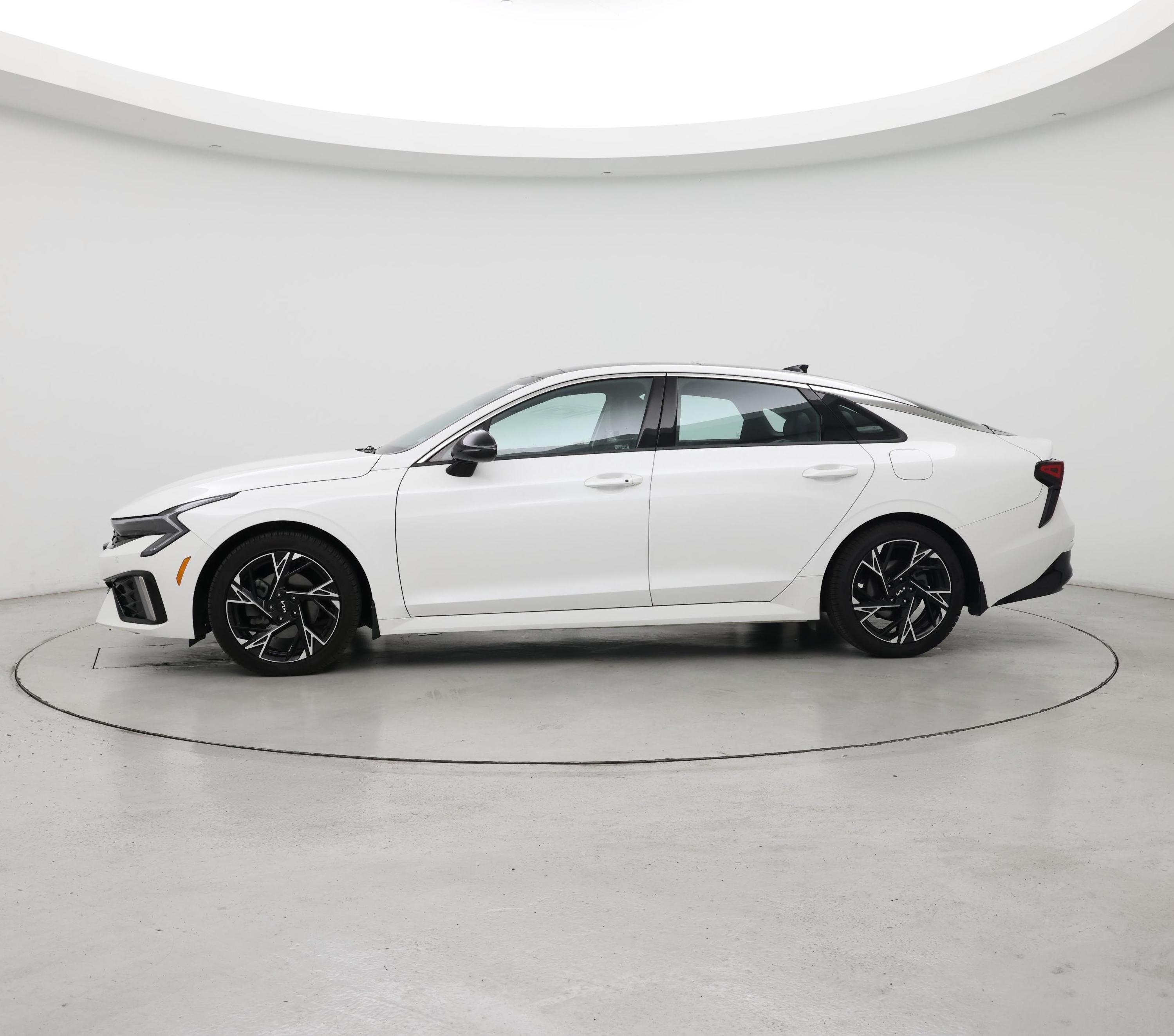 Thumbnail: 2025 Kia K5 - 3