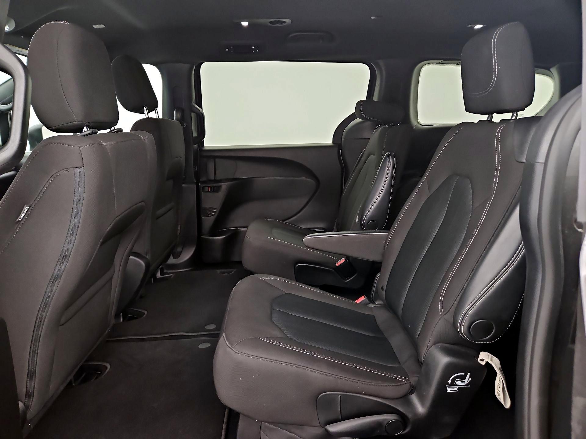 Thumbnail: 2023 Chrysler Pacifica - 19