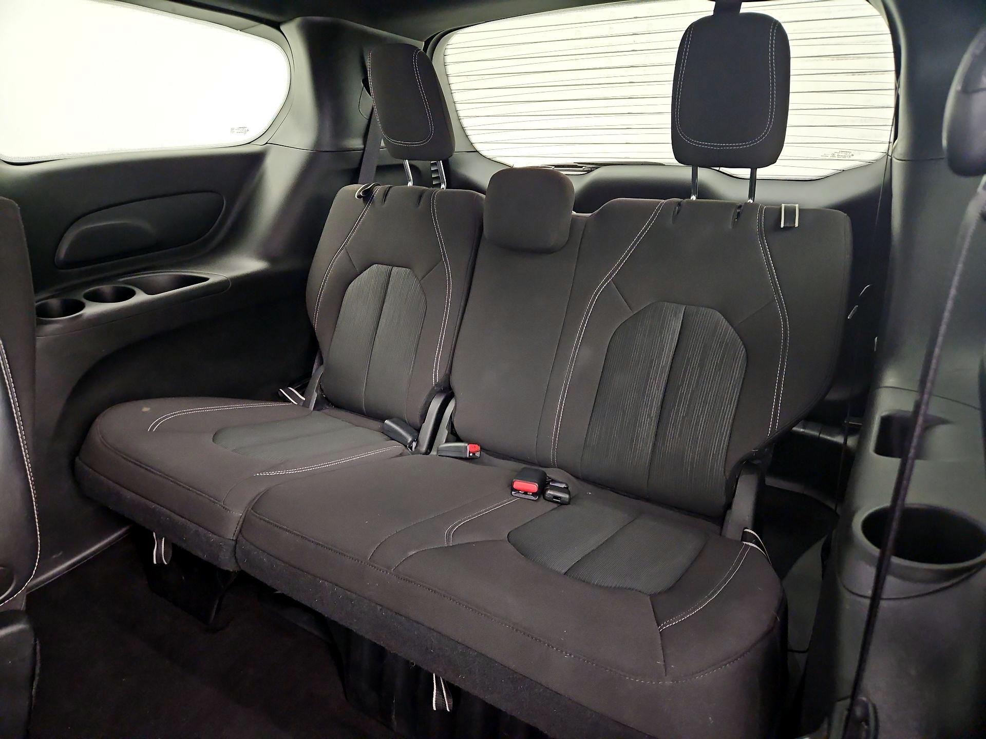 Thumbnail: 2023 Chrysler Pacifica - 20