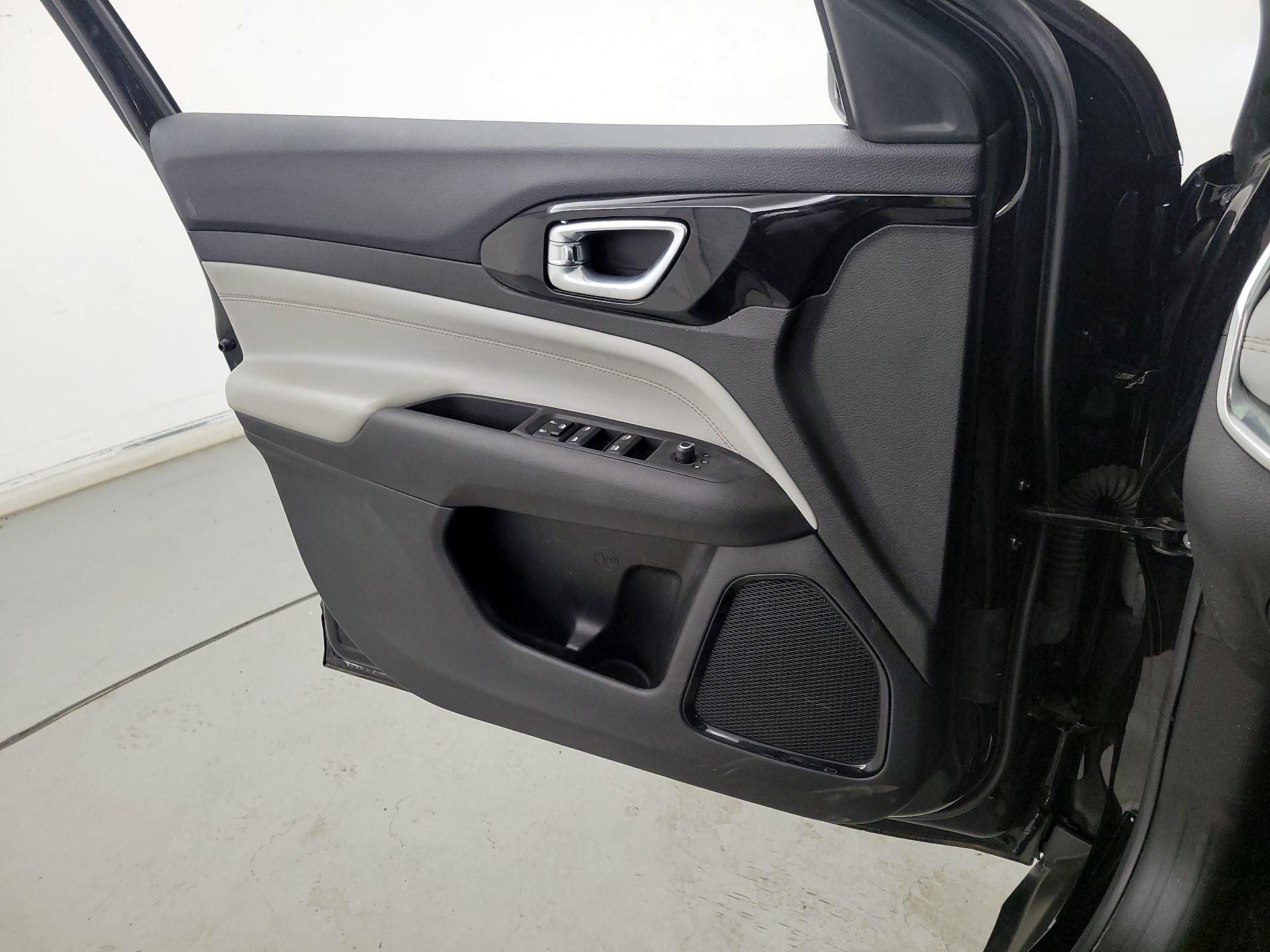 Thumbnail: 2022 Jeep Compass - 12