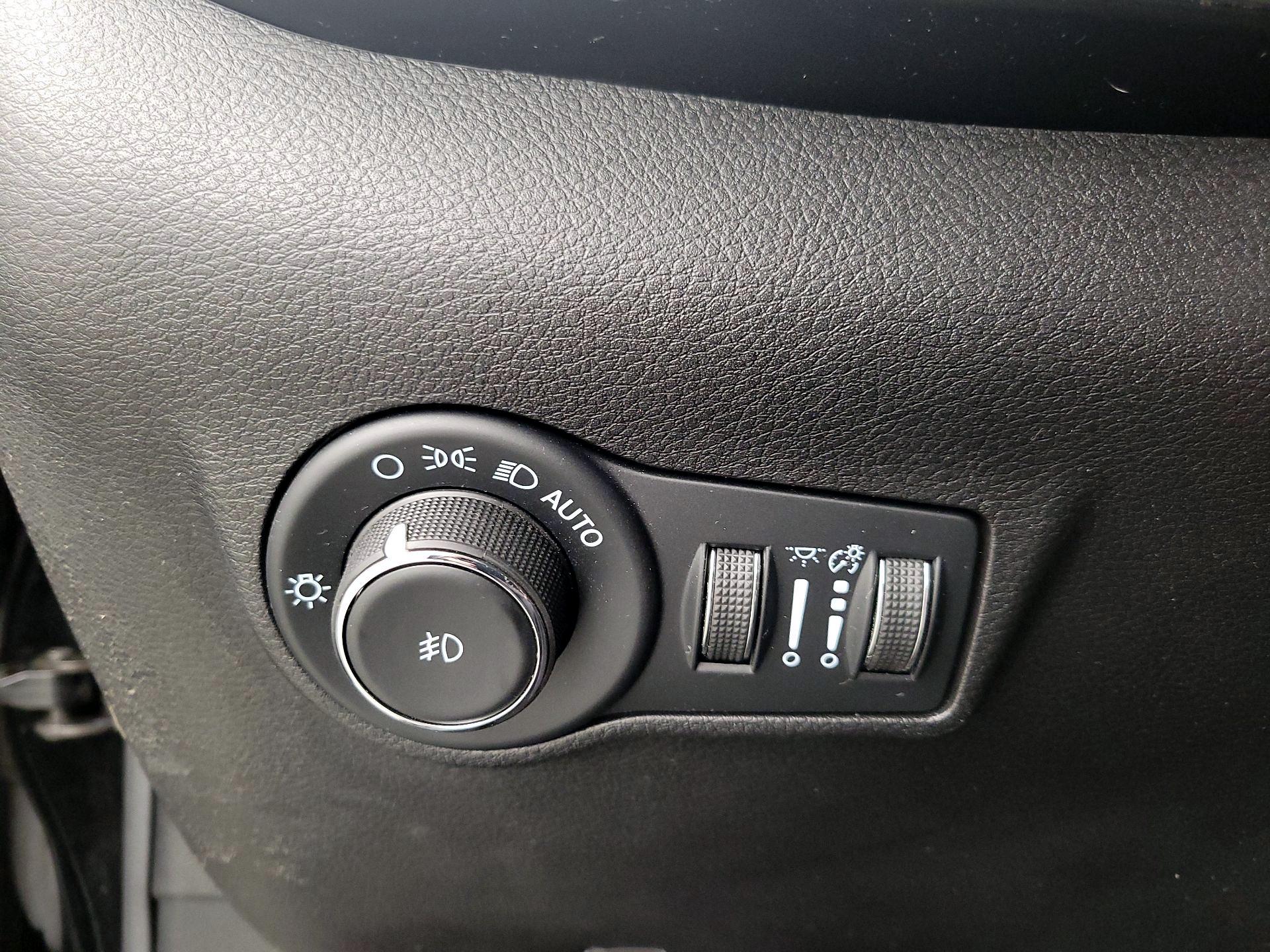 Thumbnail: 2022 Jeep Compass - 13