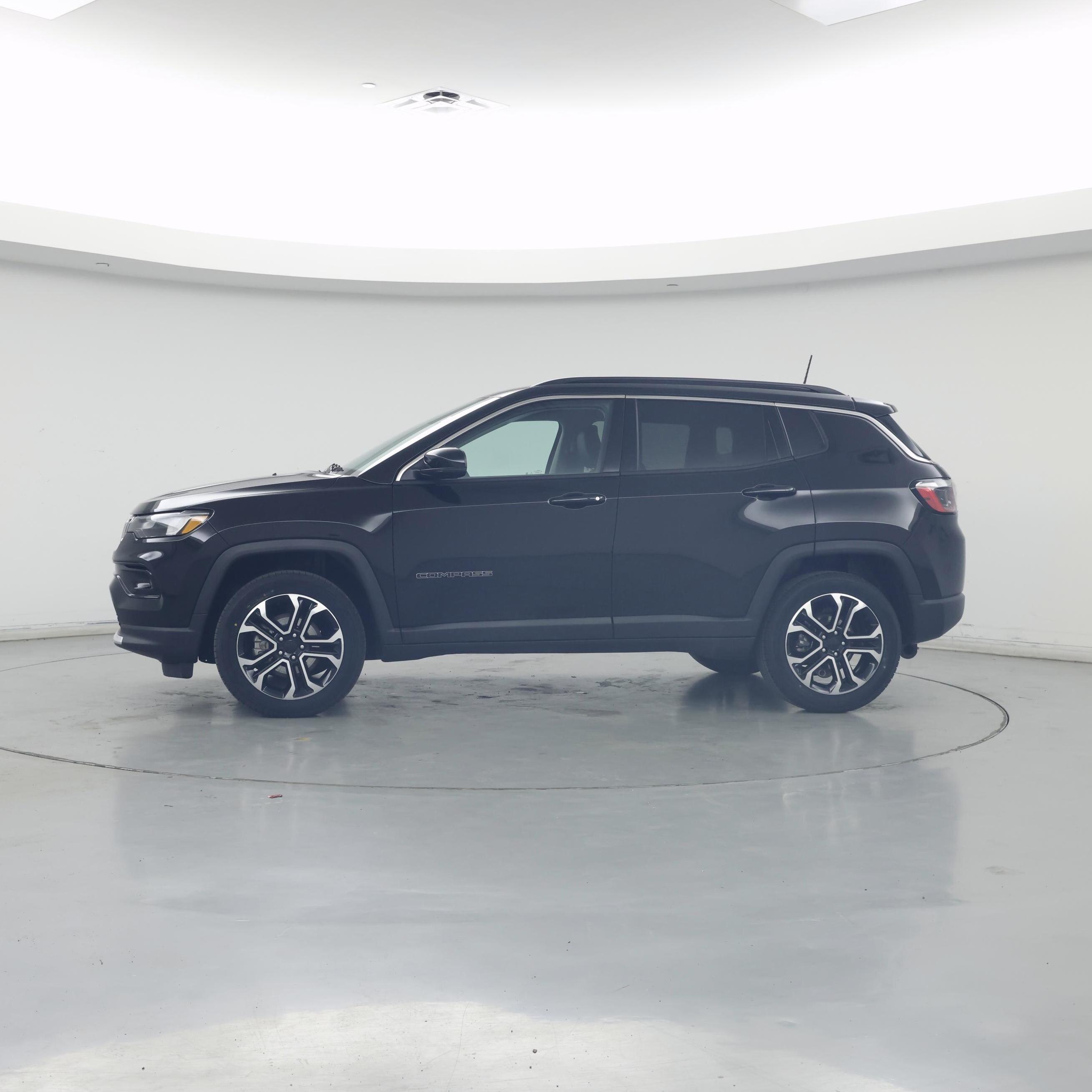 Thumbnail: 2022 Jeep Compass - 3