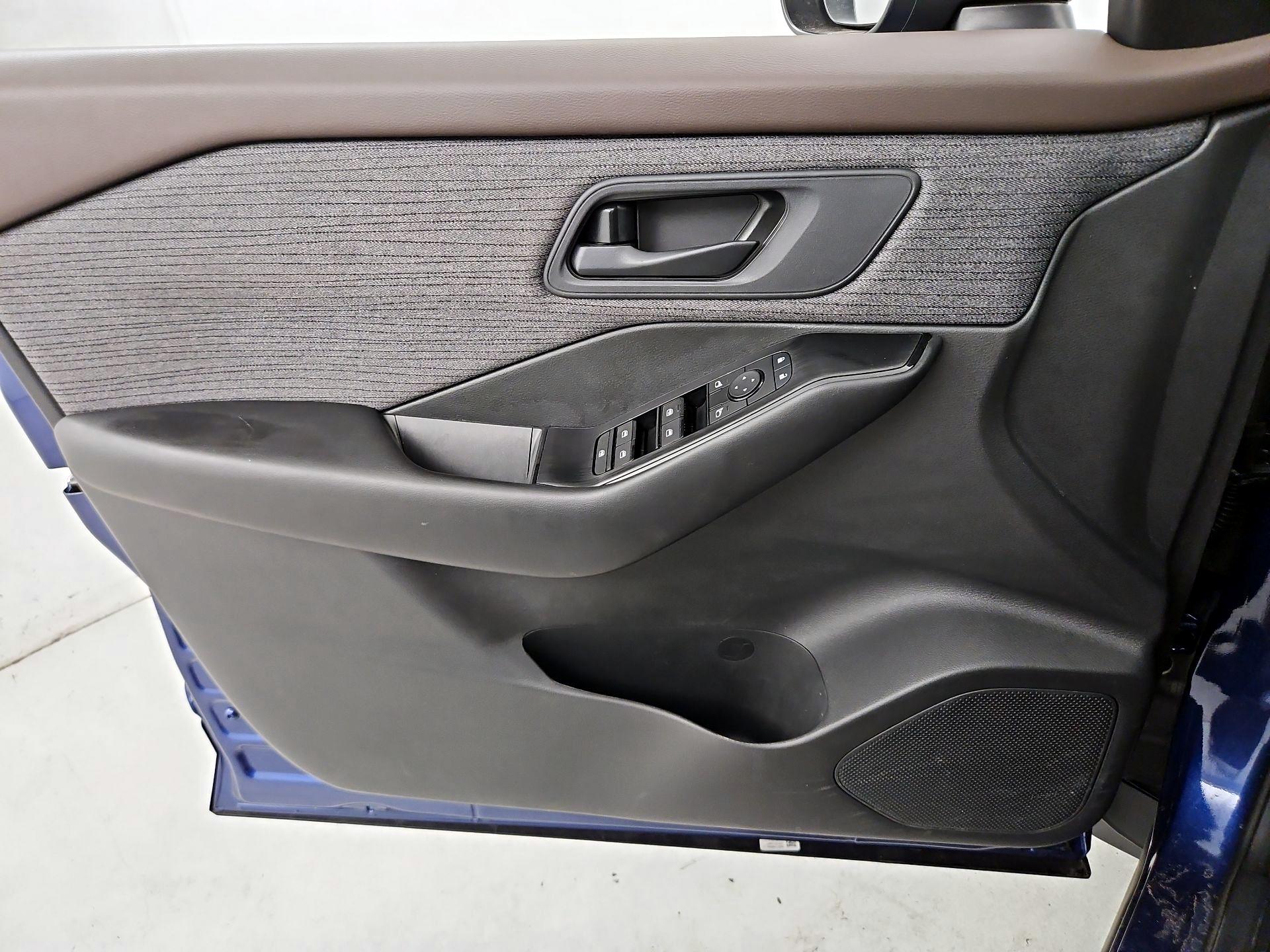 Thumbnail: 2023 Nissan Rogue - 12