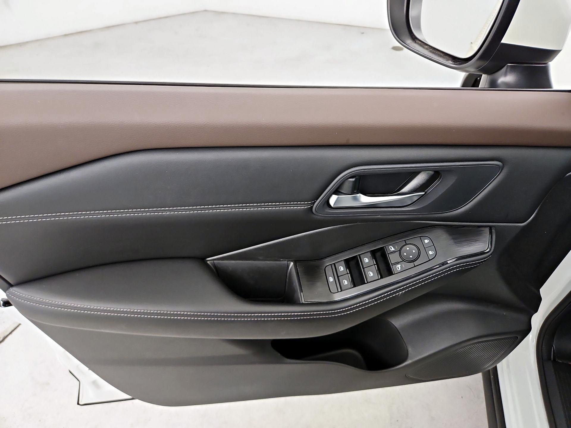 Thumbnail: 2023 Nissan Rogue - 12