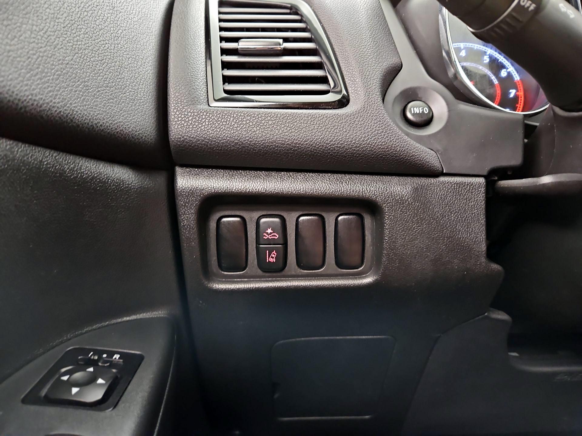 Thumbnail: 2024 Mitsubishi Outlander Sport - 13