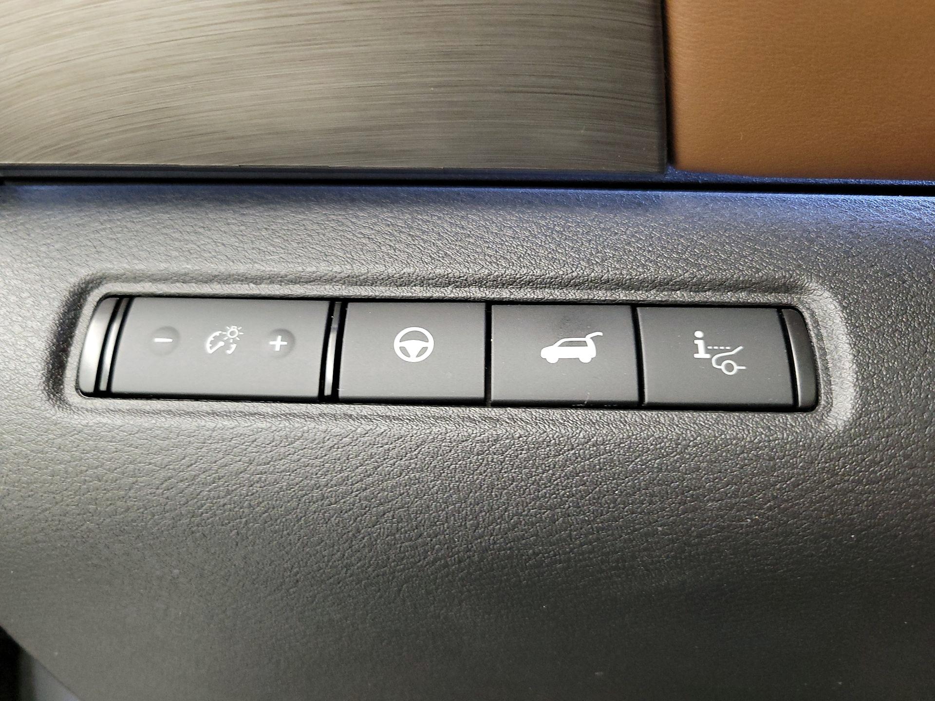 Thumbnail: 2023 Nissan Pathfinder - 13