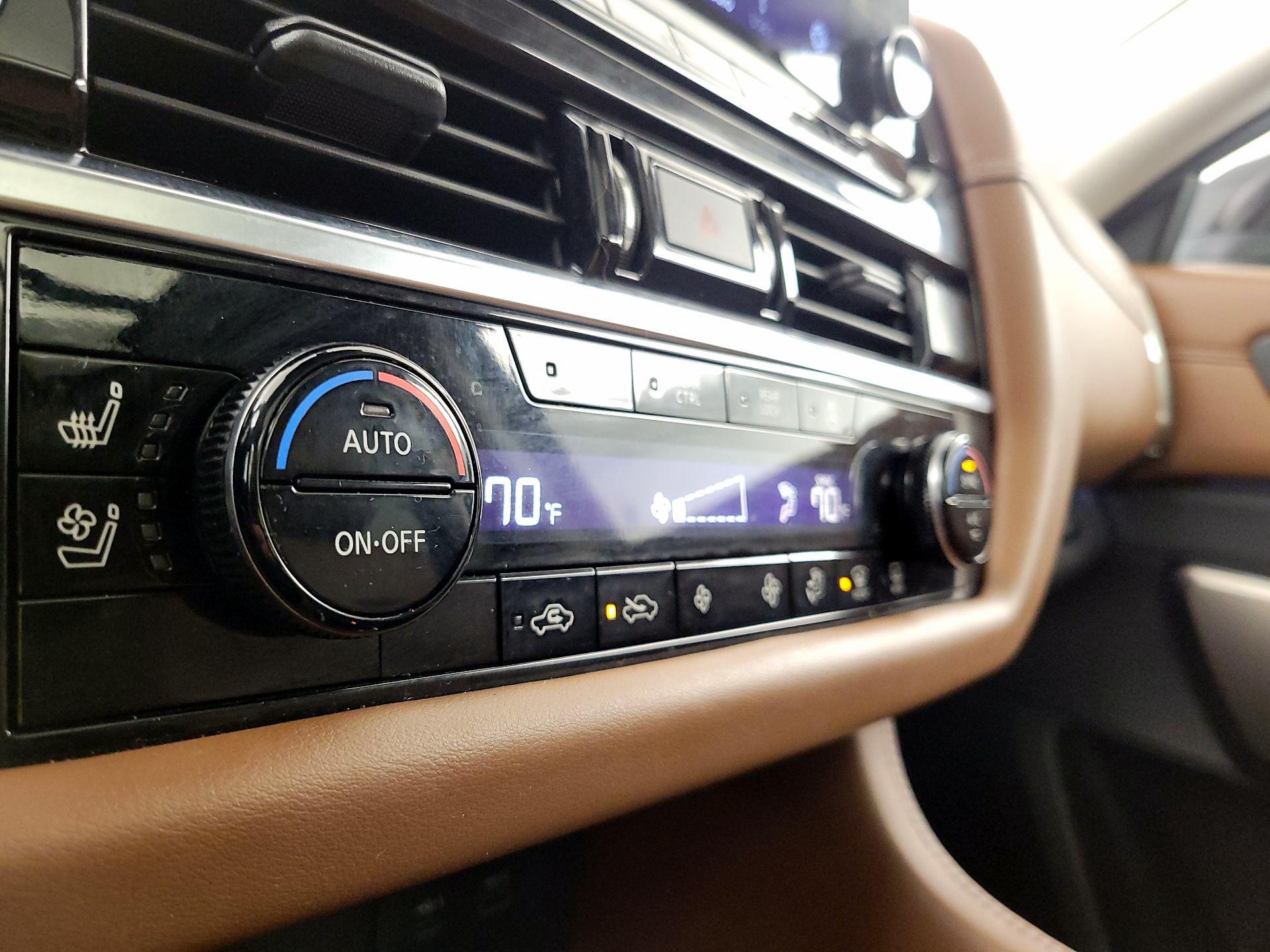 Thumbnail: 2023 Nissan Pathfinder - 17