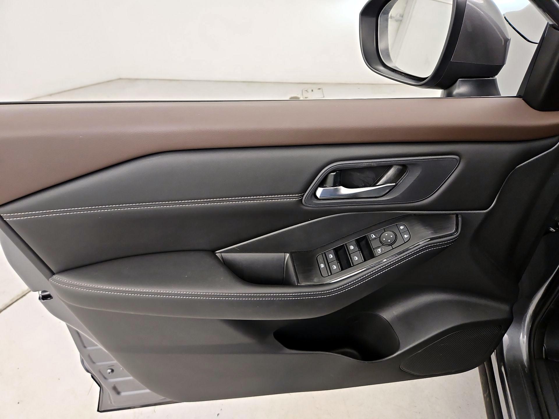 Thumbnail: 2023 Nissan Rogue - 12