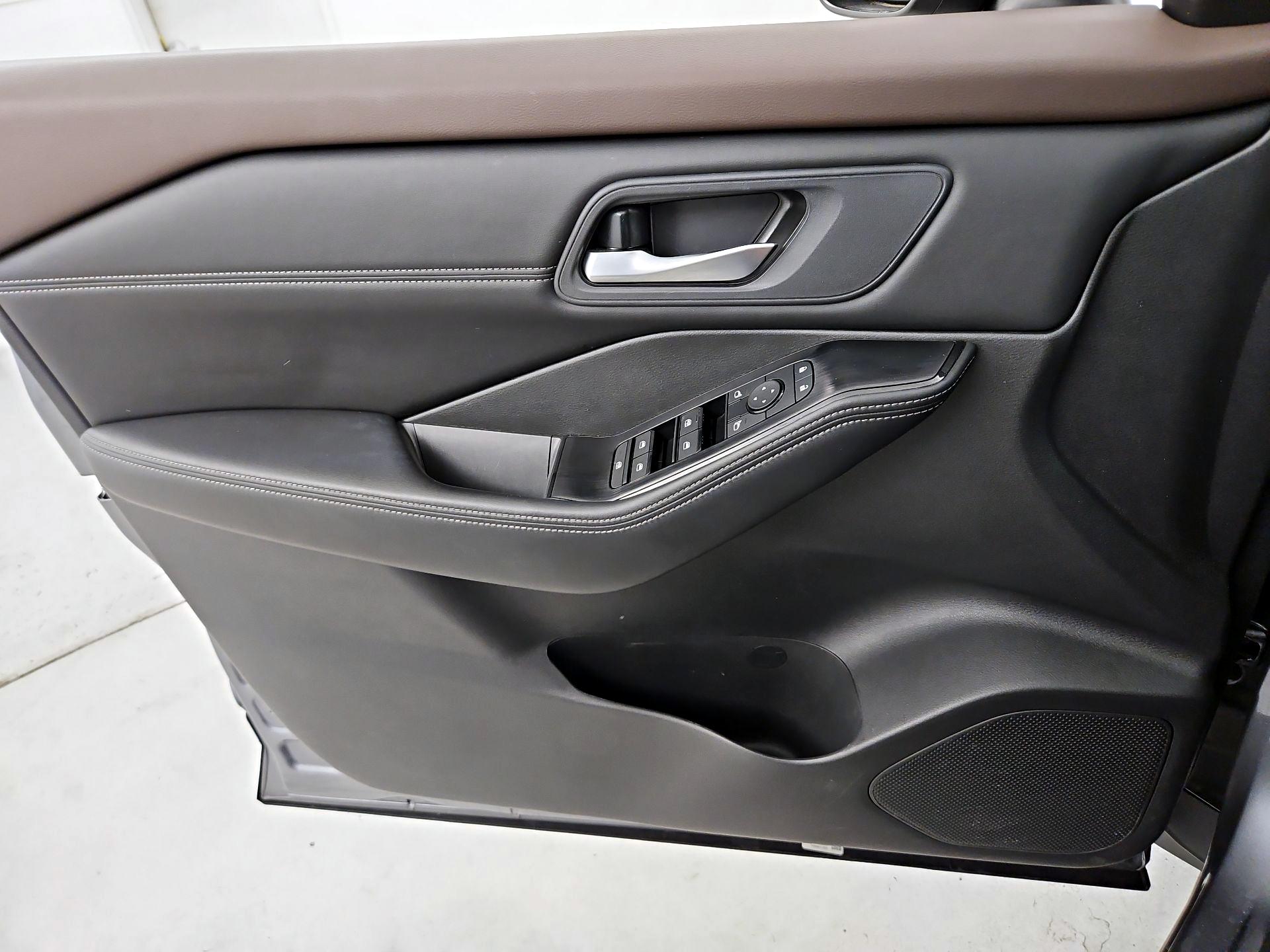 Thumbnail: 2023 Nissan Rogue - 12