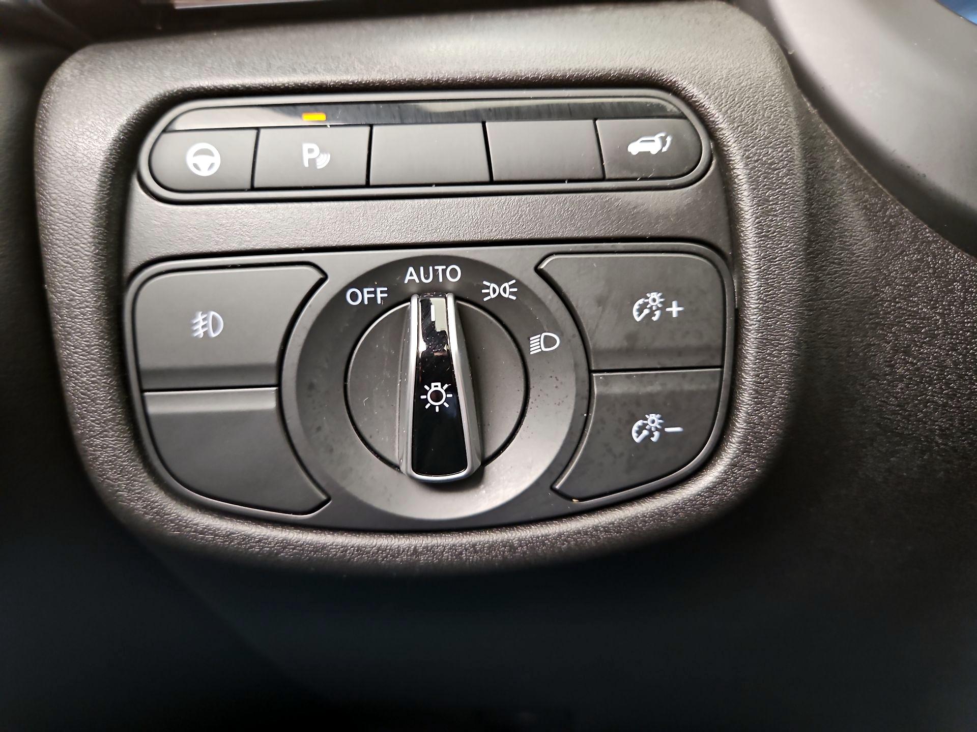 Thumbnail: 2023 INFINITI QX50 - 13