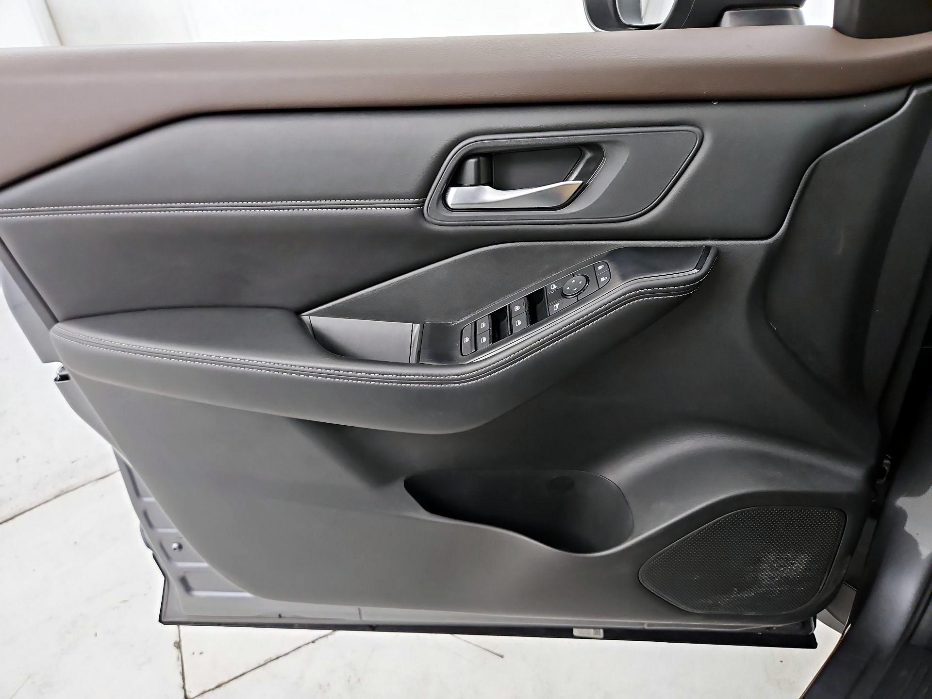 Thumbnail: 2023 Nissan Rogue - 12