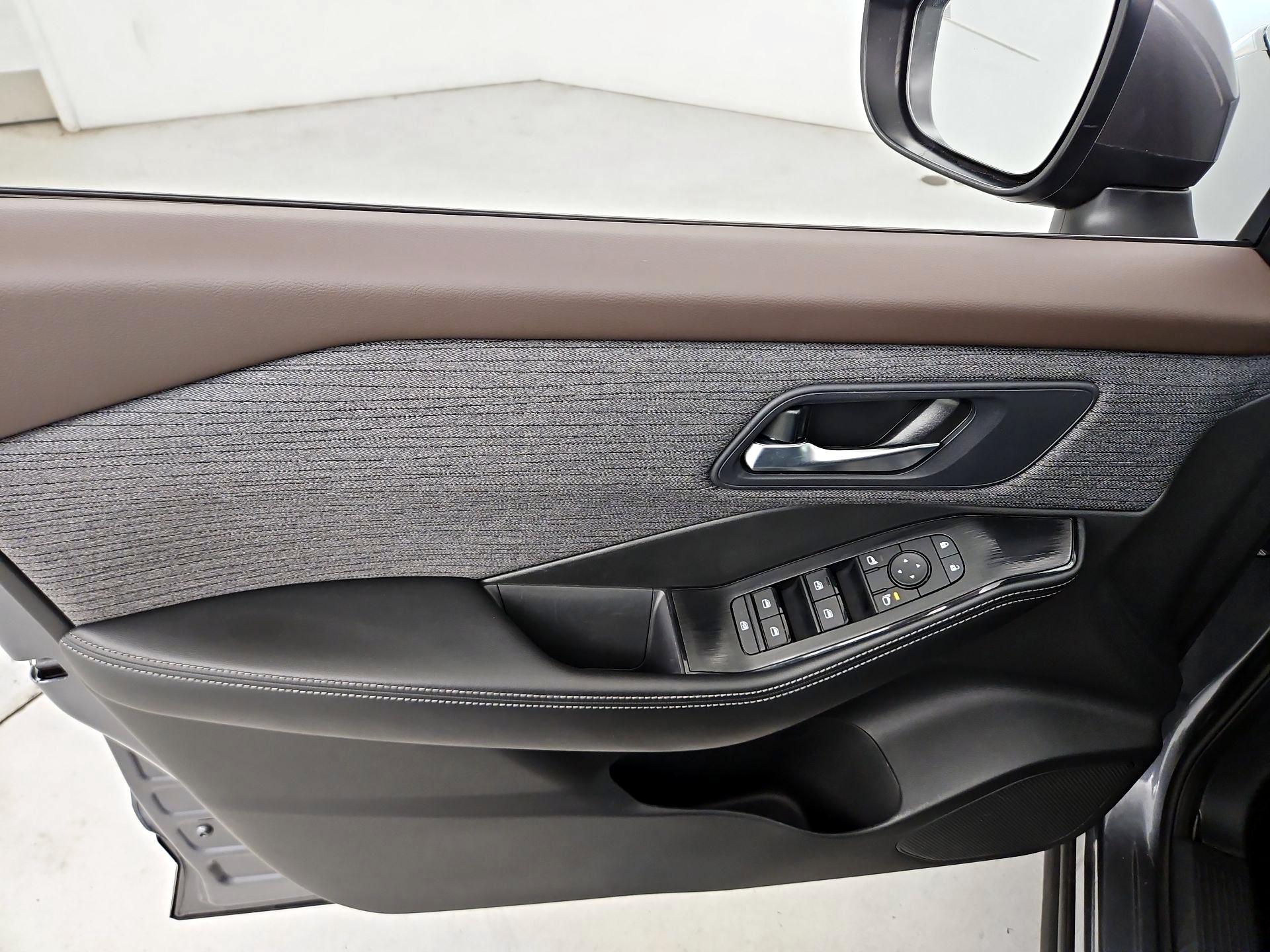 Thumbnail: 2023 Nissan Rogue - 12