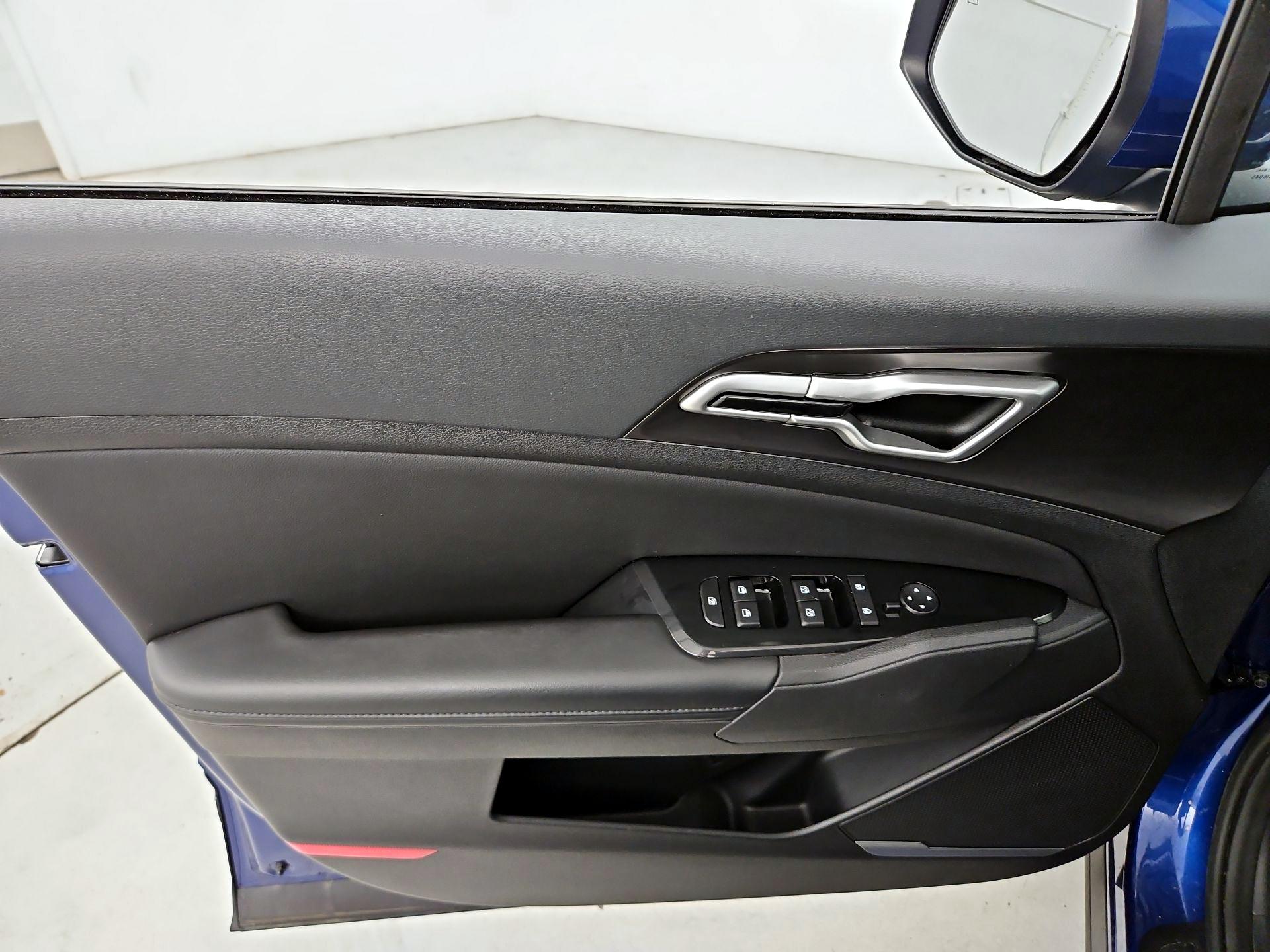 Thumbnail: 2024 Kia Sportage - 12