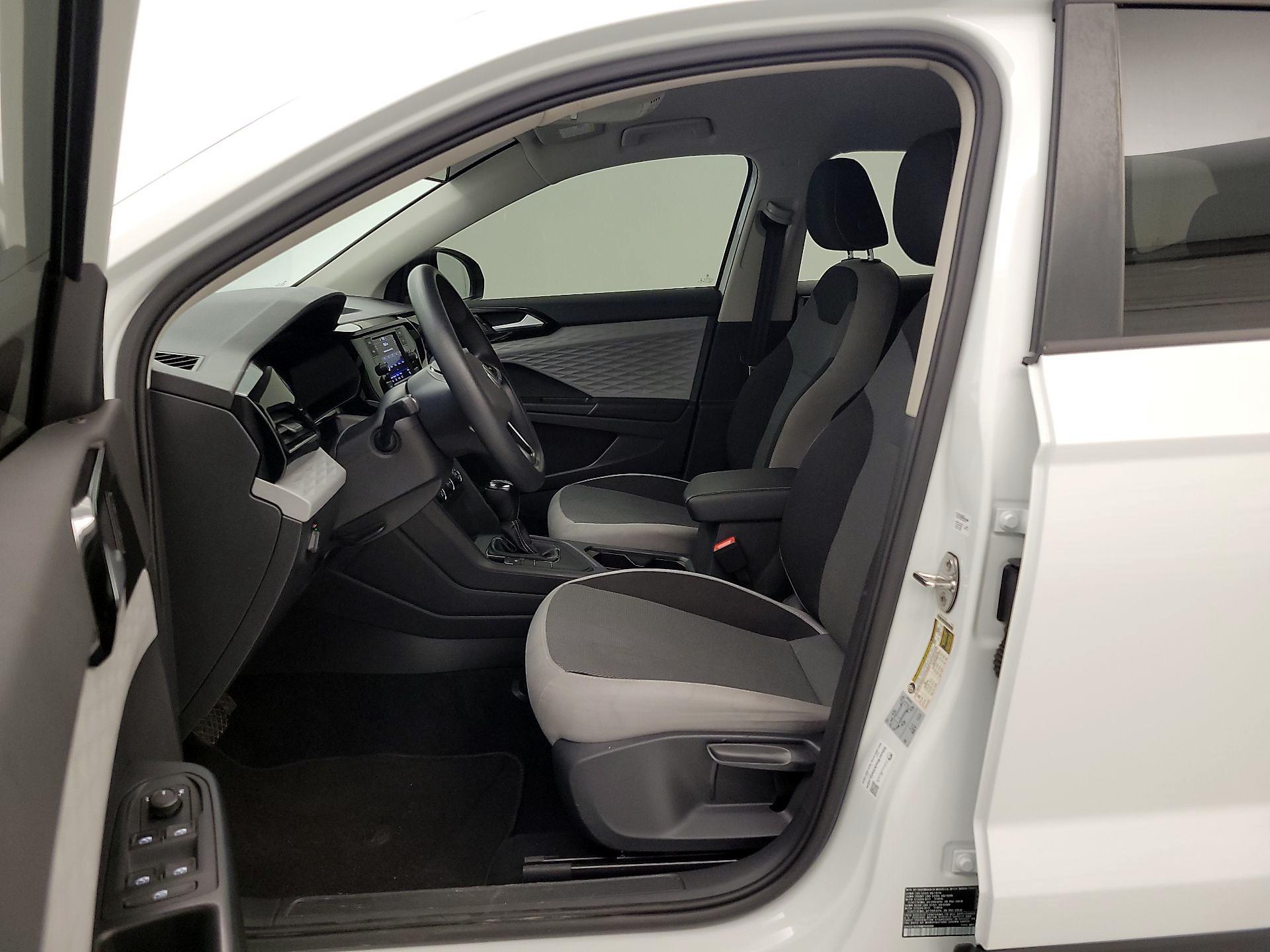 Thumbnail: 2022 Volkswagen Taos - 11