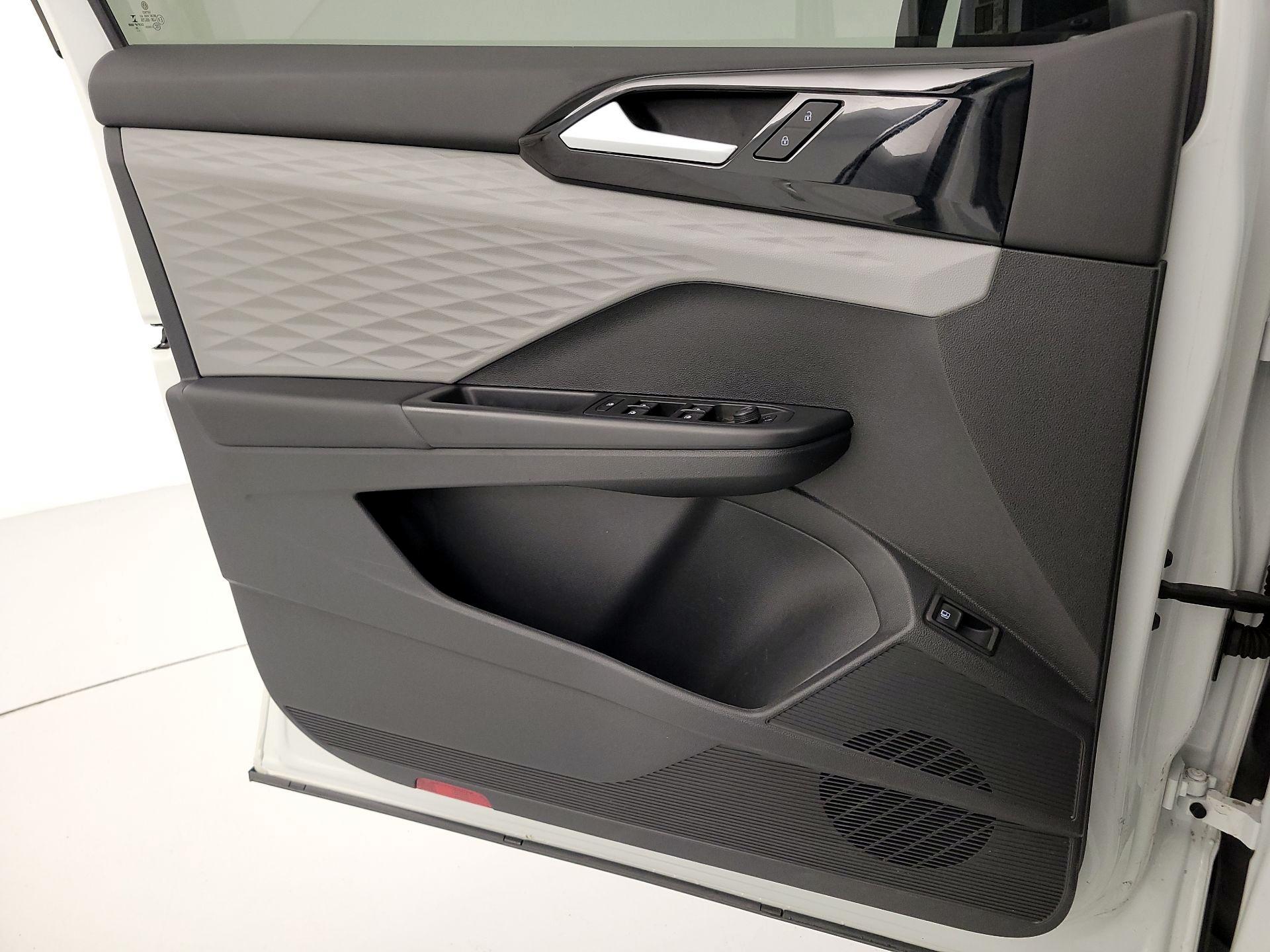 Thumbnail: 2022 Volkswagen Taos - 12