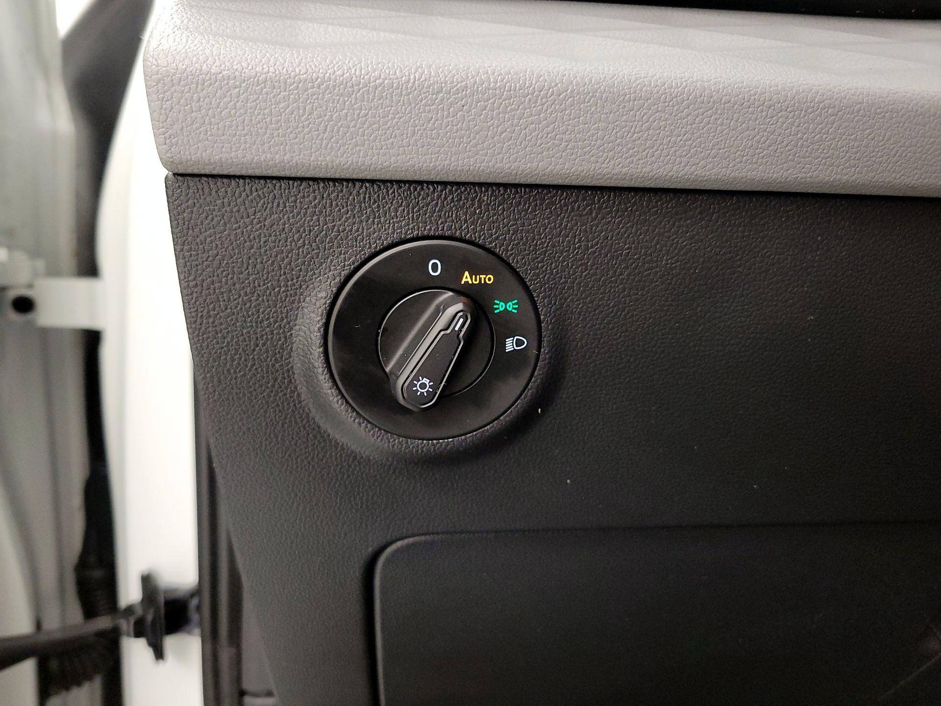 Thumbnail: 2022 Volkswagen Taos - 13