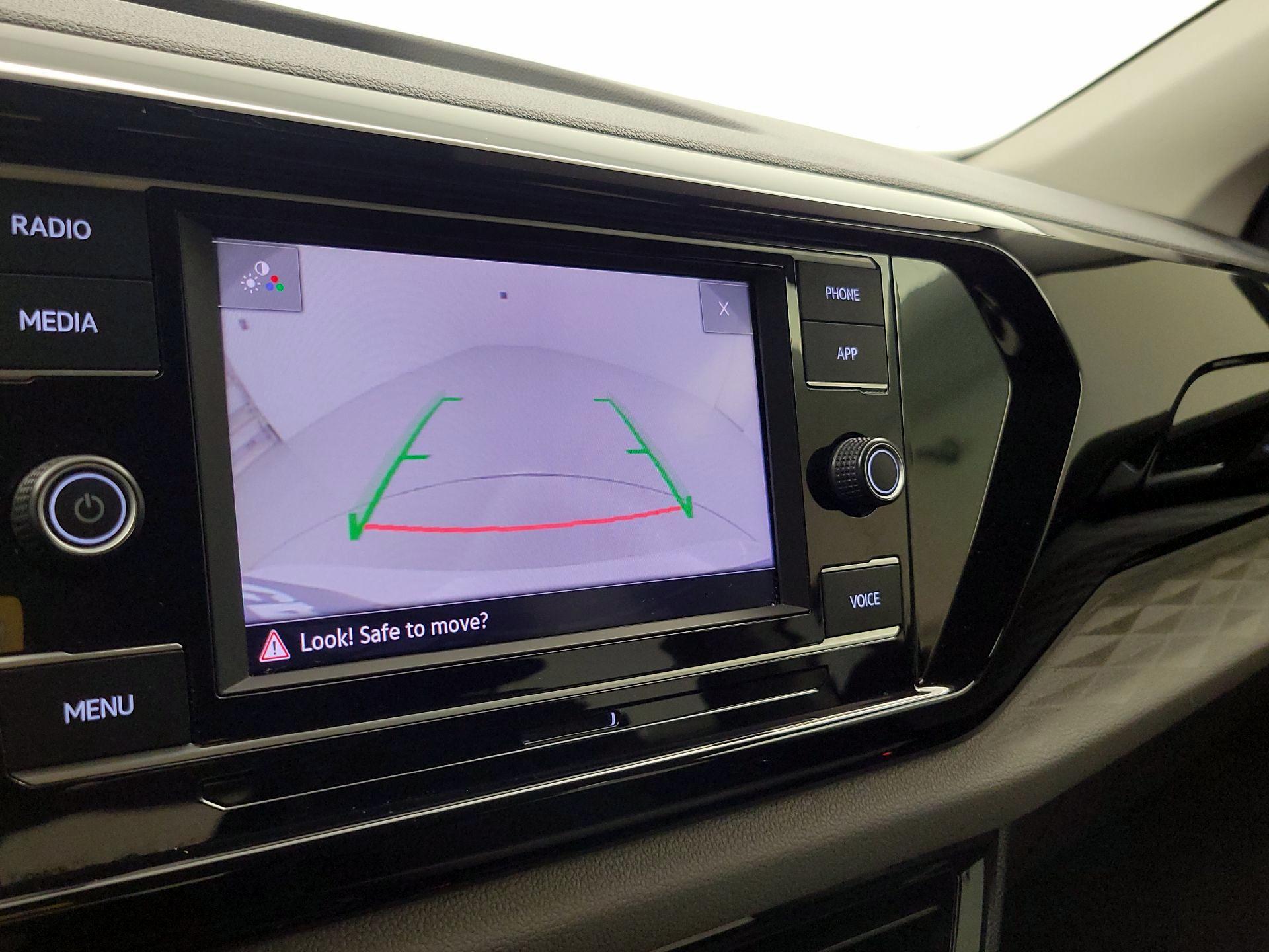 Thumbnail: 2022 Volkswagen Taos - 14