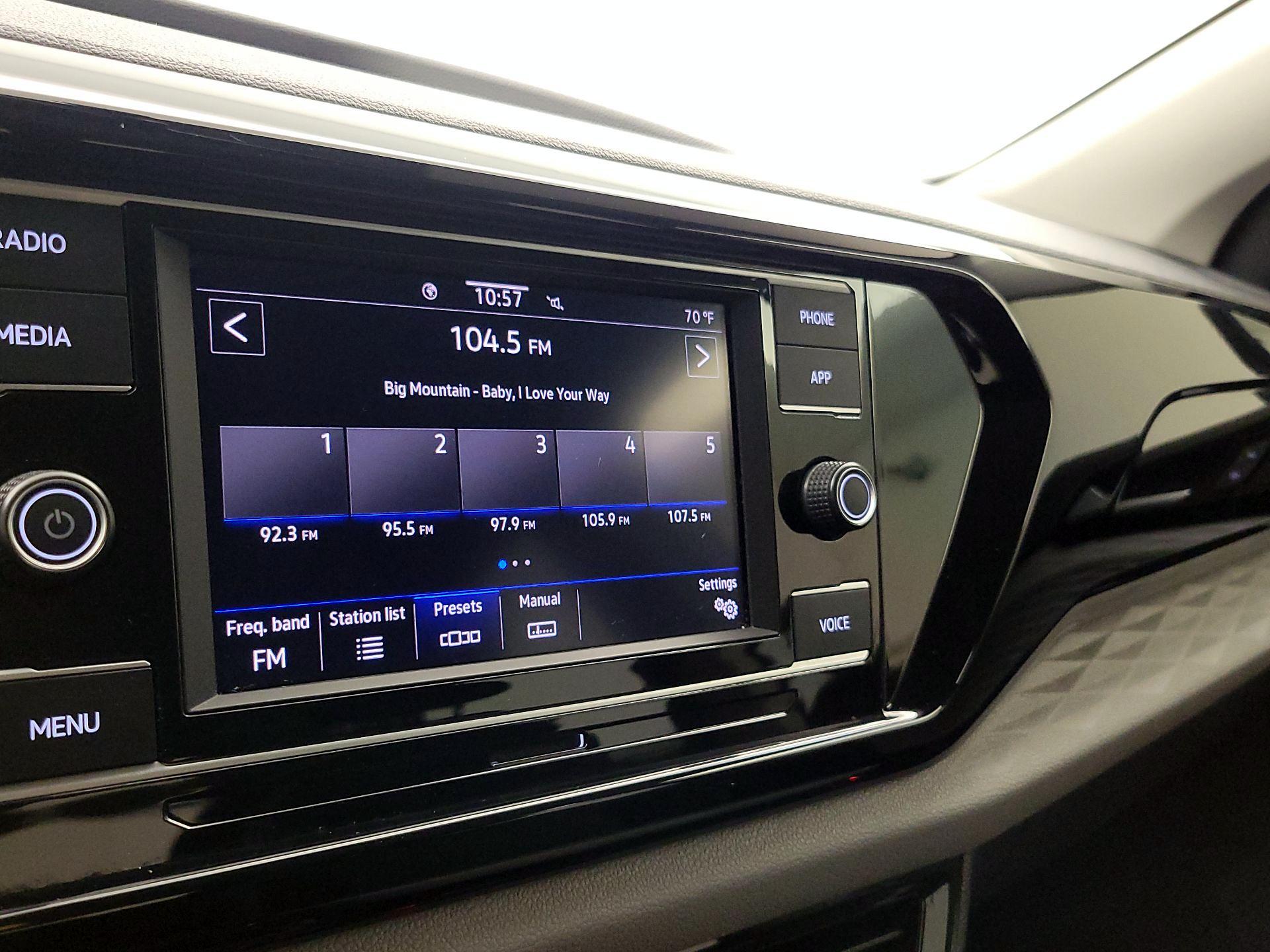 Thumbnail: 2022 Volkswagen Taos - 15