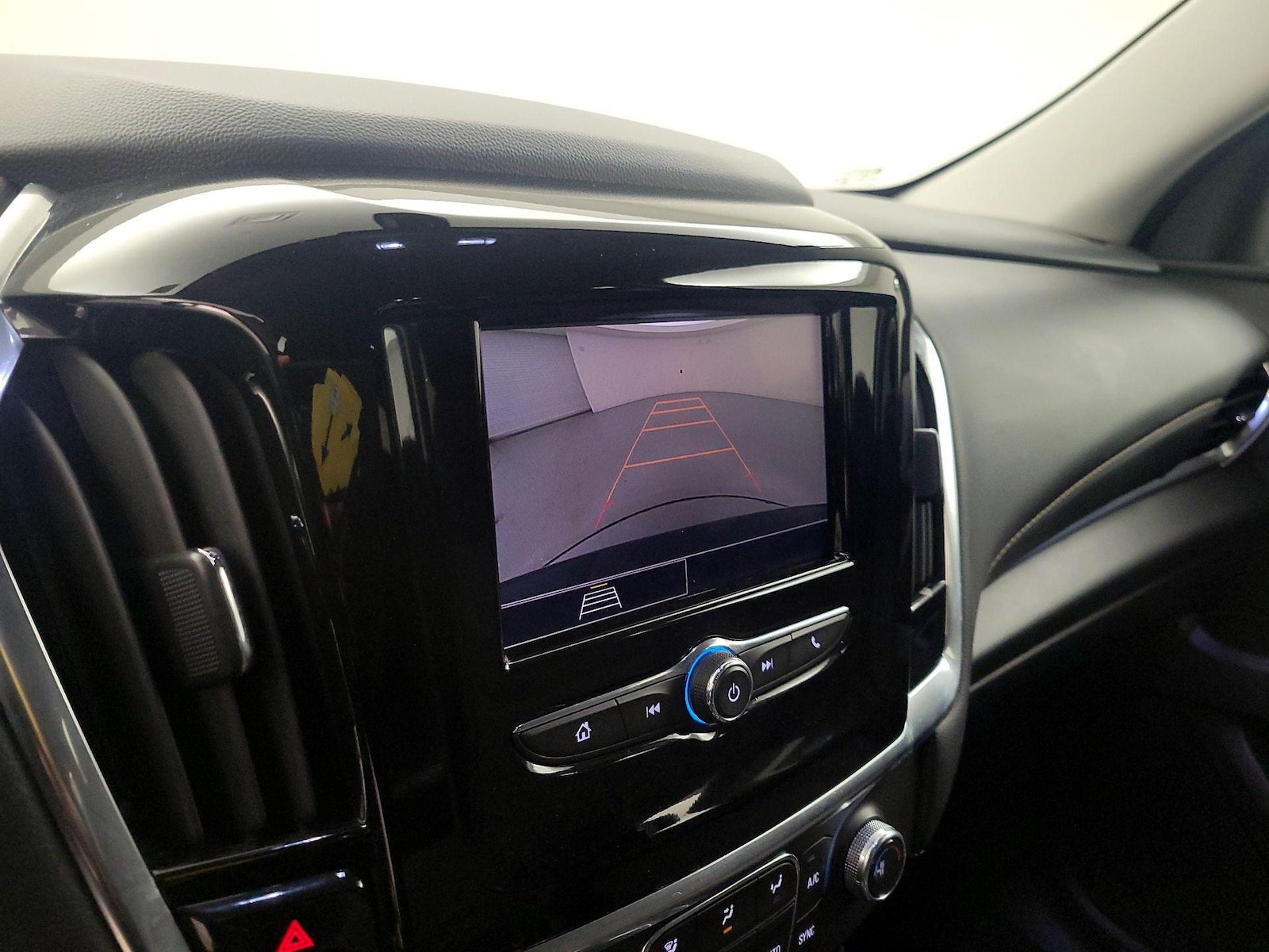 2021 Chevrolet Traverse LS - Photo 15
