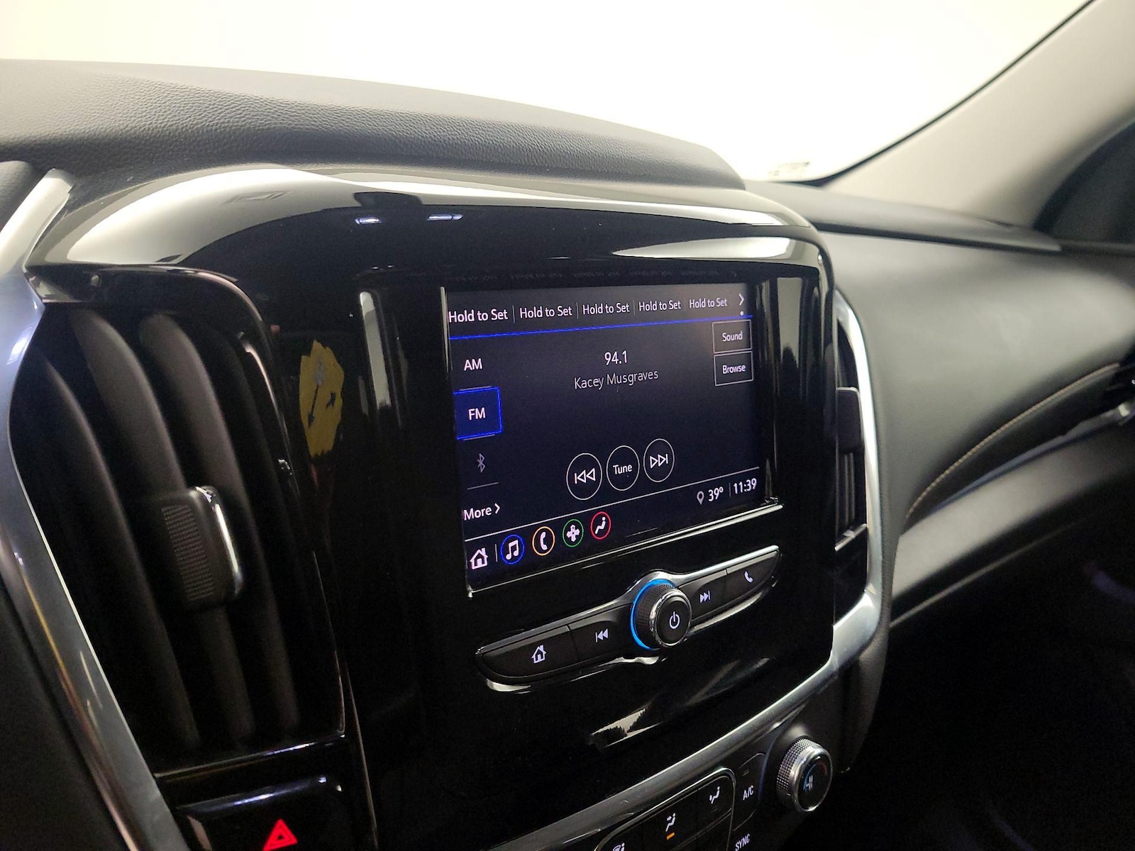 2021 Chevrolet Traverse LS - Photo 16