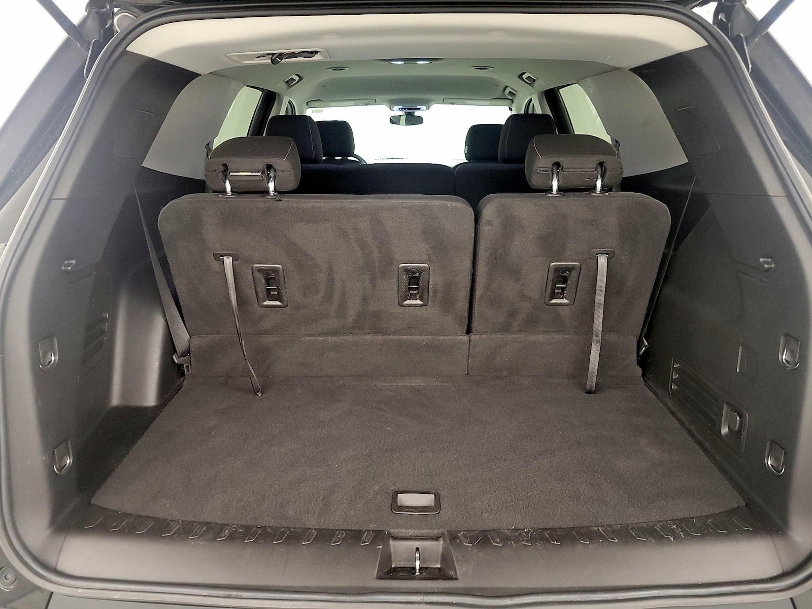 2021 Chevrolet Traverse LS - Photo 21