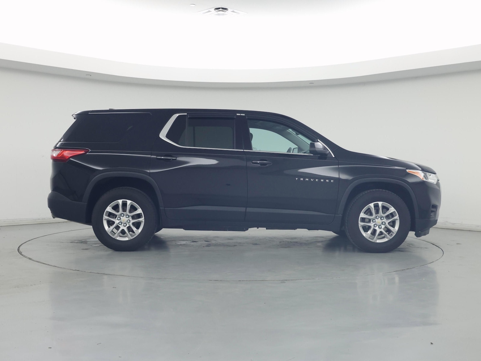 2021 Chevrolet Traverse LS - Photo 8
